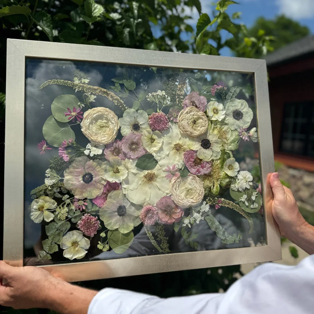 Champagne 16" x 20" Clear Pressed Flower Frame
