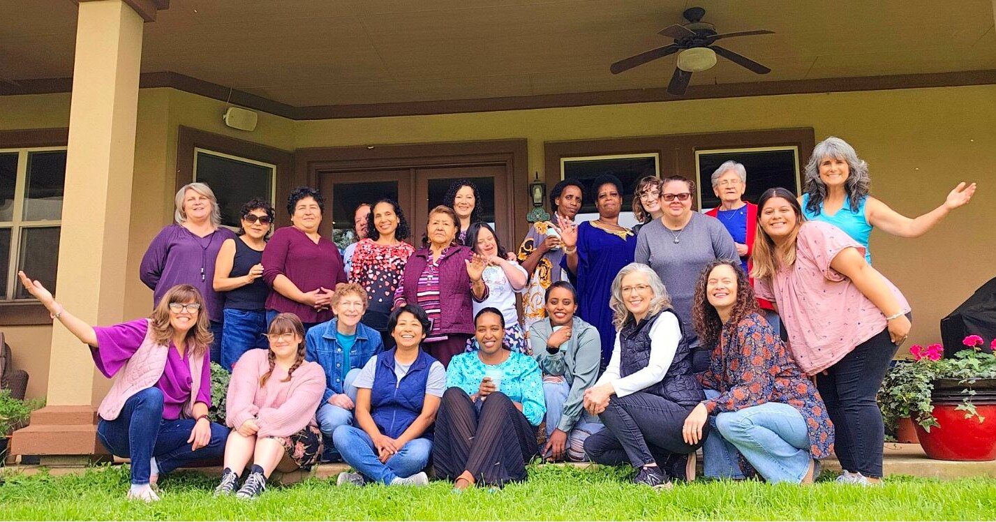 We had a great group of ladies for the Plant Swap and Luncheon.  Big THANK YOU to Jeanie for opening her home to host us and for giving us a tour of her beautiful gardens.