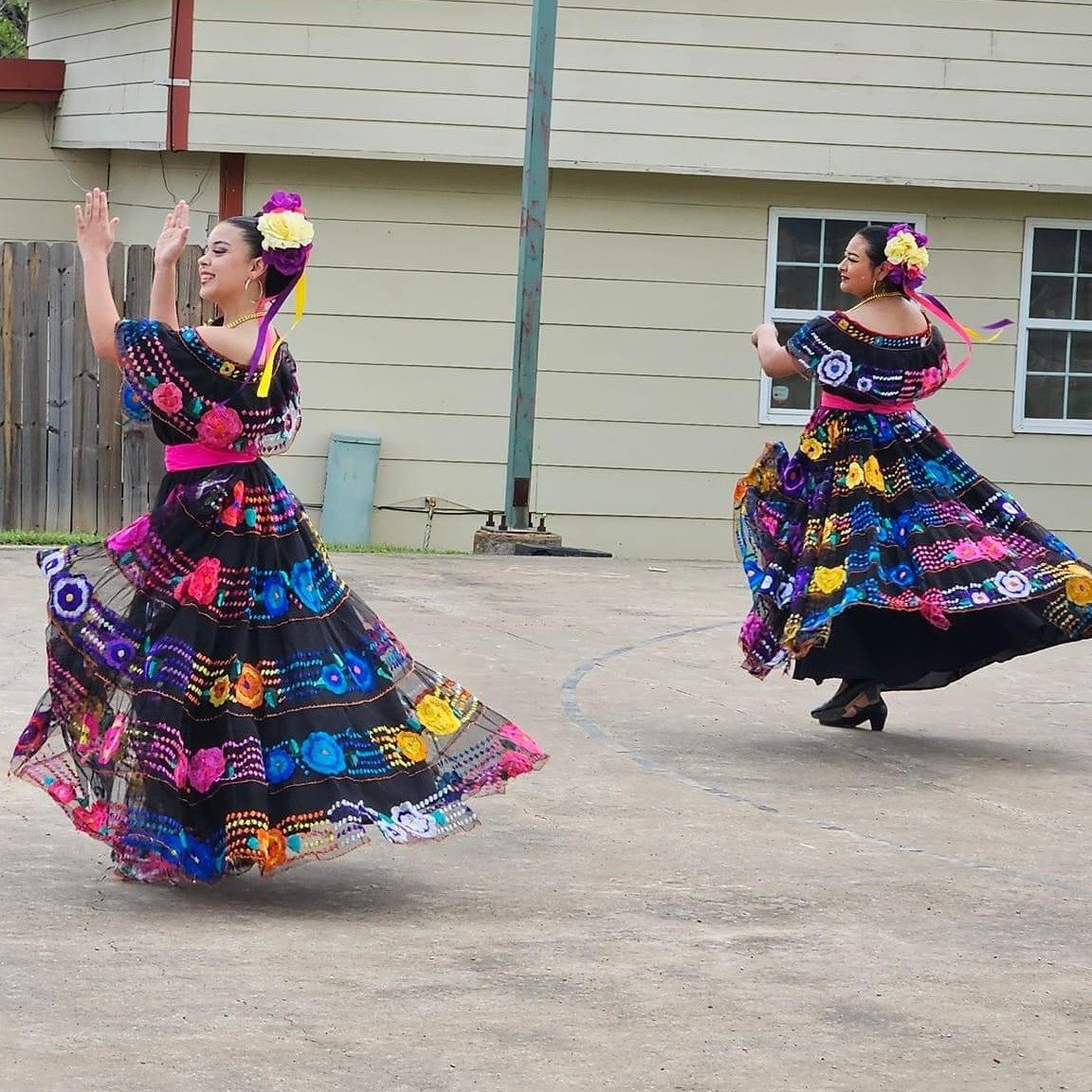 Salsa Sunday 2024 with Austin High School's Ballet Folklorico!  We also enjoyed the beautiful weather, tacos, fellowship, and salsa (of course) after a combined tri-lingual worship service with baptism.