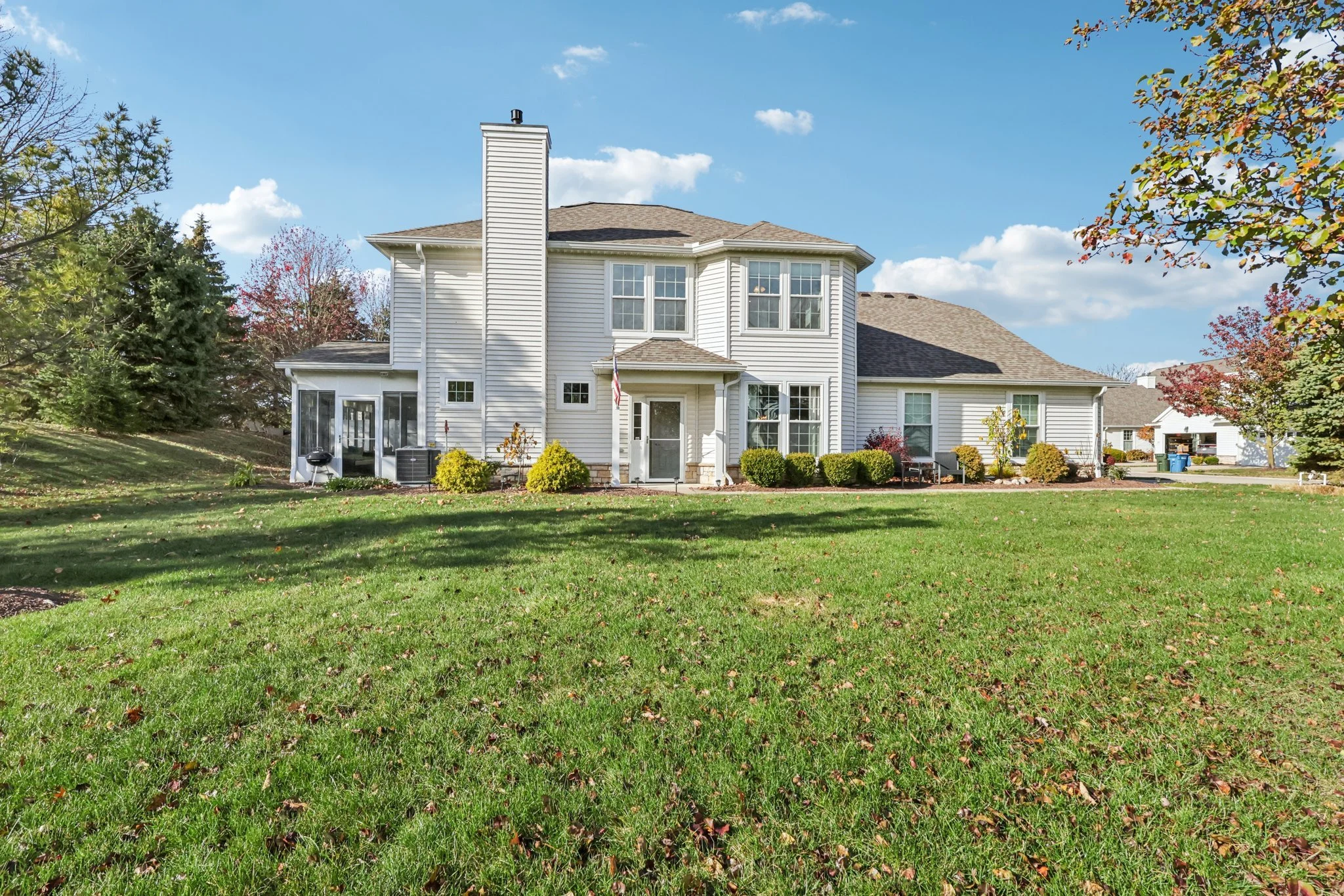 Now Listed in Avon Lake
33281 Fairport Drive

** OPEN HOUSE: Saturday, Nov 29th, 12:00 PM - 2:00 PM

This beautifully updated end-unit townhome in Waterside Crossings is truly move-in ready and offers comfort, style, and a fantastic lifestyle setting