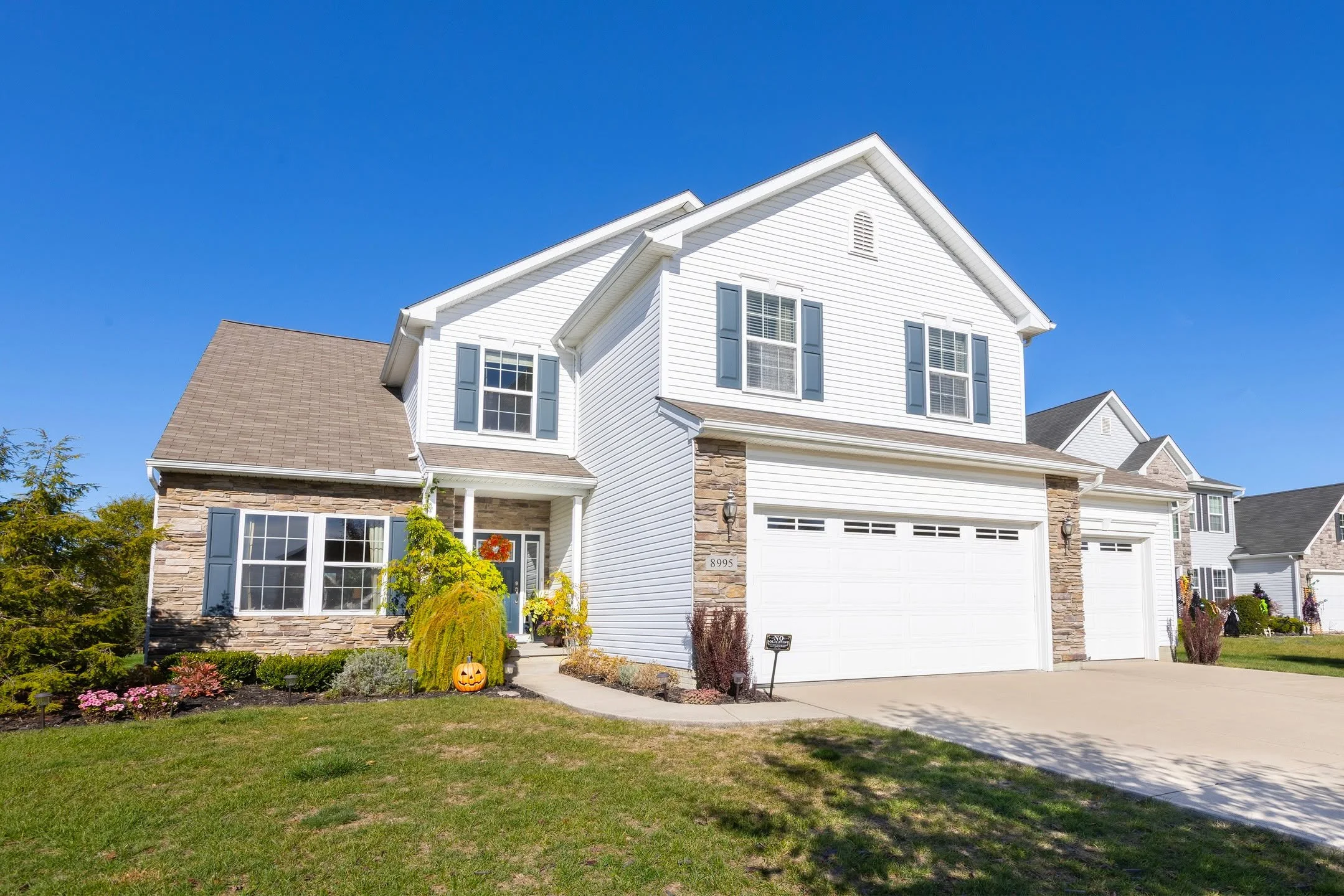 New Listing | North Ridgeville

Welcome home to 8995 Wyllys Drive, located in the desirable Waterbury community of North Ridgeville. Set on a quiet cul-de-sac, this beautifully maintained colonial offers an open floor plan designed for both everyday 