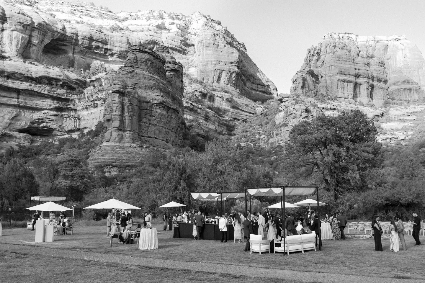 Cocktail hour might be one of the most underrated parts of a wedding day.

It&rsquo;s where everything softens a little&mdash;guests reconnect, drinks in hand, laughter starting to carry, the energy shifting from ceremony to celebration. No pressure,