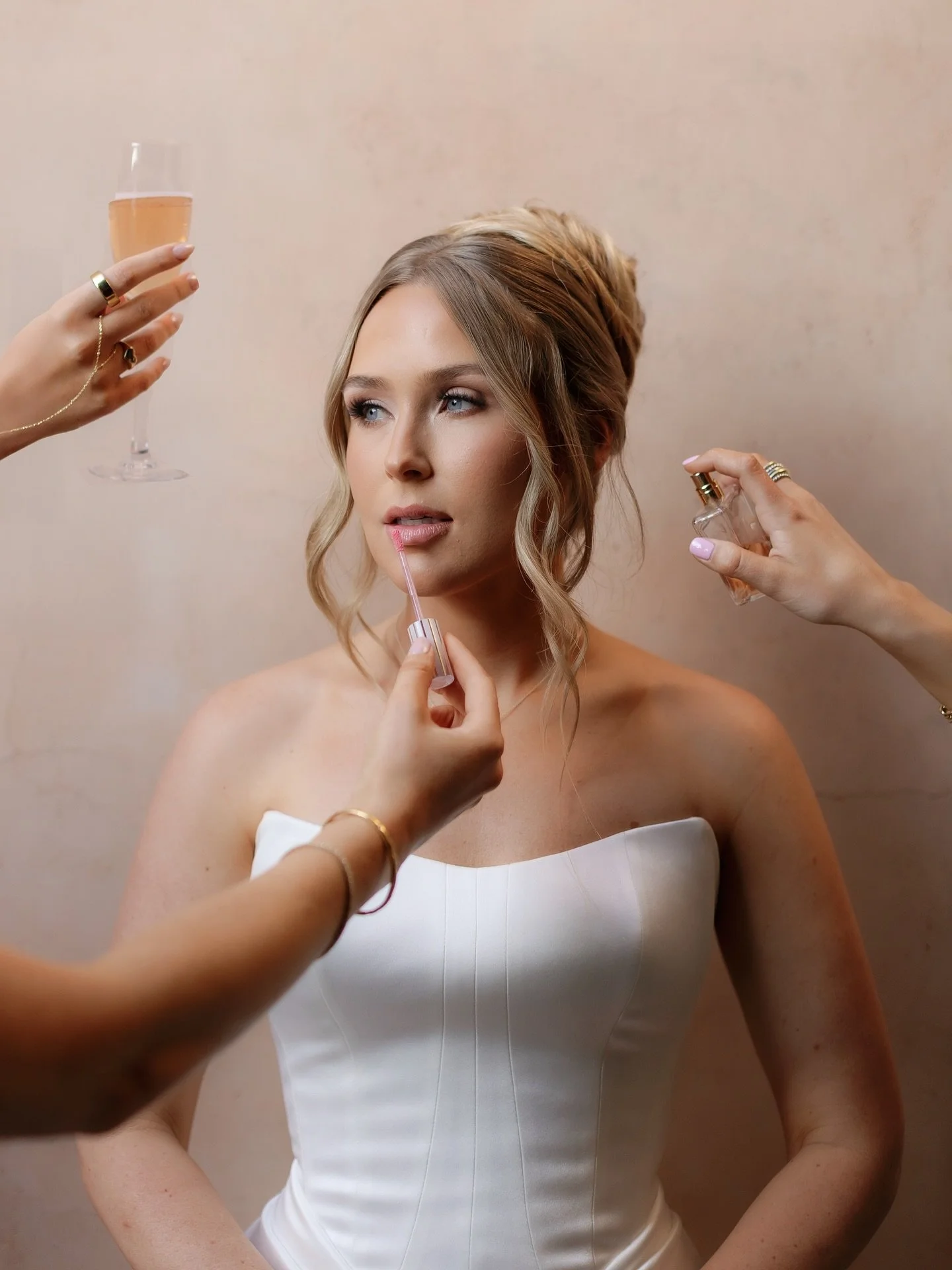 Her✨

Elizabeth was a dream bride. Present, joyful and glowing the whole day. Couldn&rsquo;t be more obsessed with you @elizabethakeene 

Planning: @inaweweddings 
Venue: @royalpalmsweddings 
Photography: @meagangibsonphotography 
Videography: @sufof