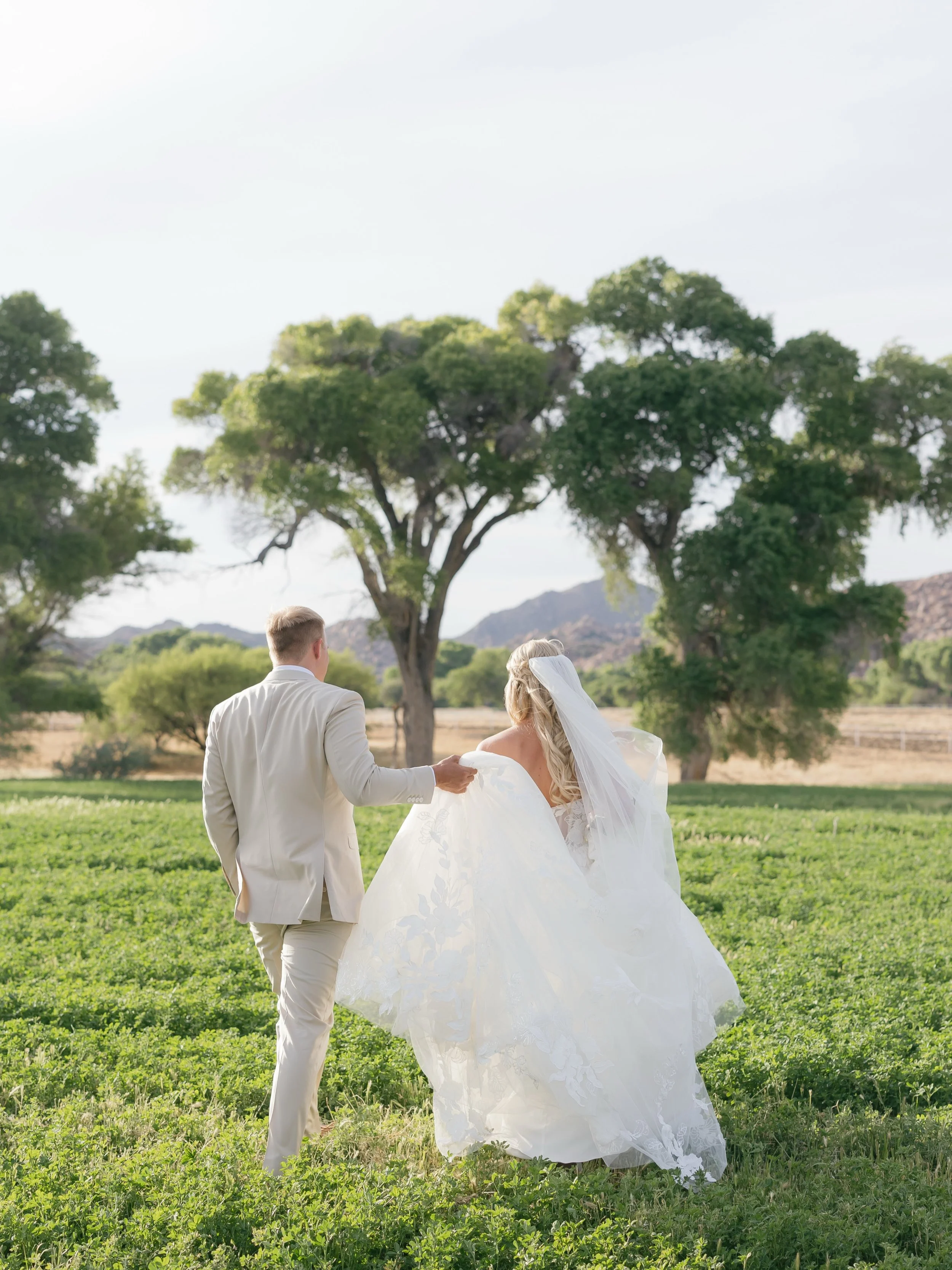 Mr &amp; Mrs Bernard🤍

A quiet, intimate celebration at Brooke&rsquo;s family ranch in northern Arizona. 

Brooke and Drew were surrounded by the people who know them best, a landscape full of meaning and the kind of warmth you can&rsquo;t replicate