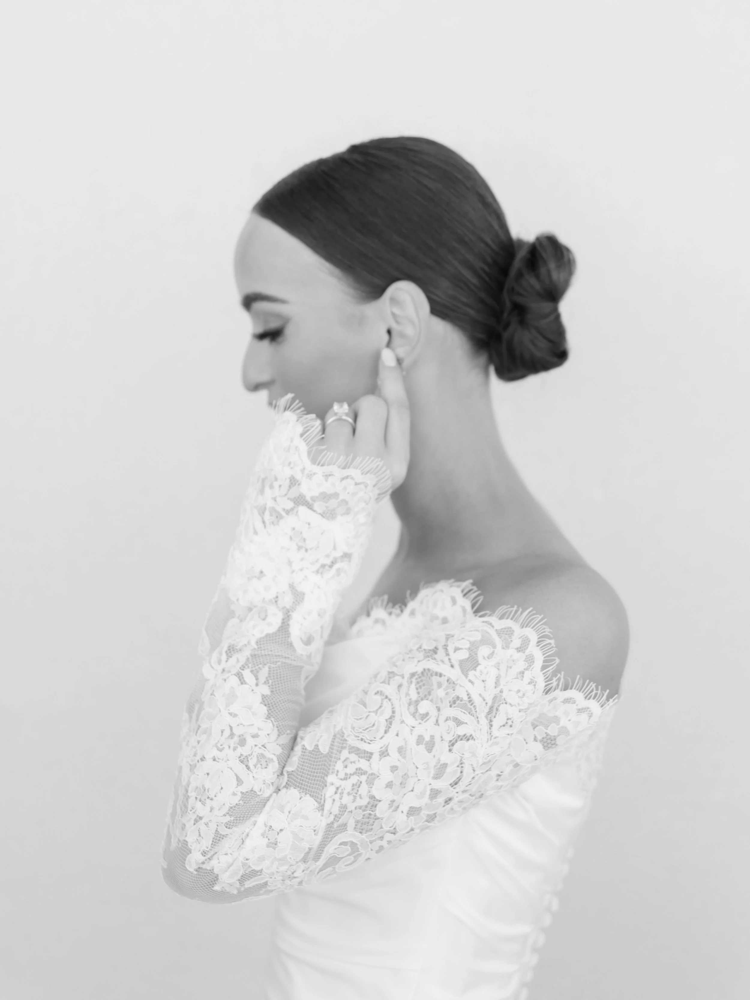 B&amp;W favorites from Olivia &amp; Shawn&rsquo;s fall wedding. 

Finalizing their heirloom album design this week and love reliving this day through their favorite images!

Some weddings just stick with you way past the wedding day, this is one of t