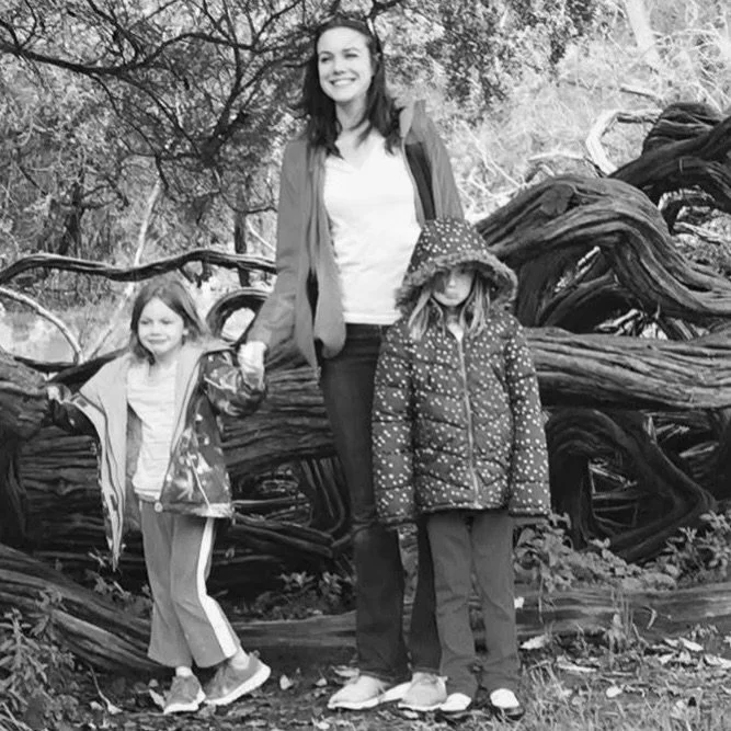 👉 Have you ever looked around and thought: 
Is this it?!
Is this all my life&rsquo;s gonna be?!

Twelve years ago, I was running myself ragged trying to put my life back together. 
I was a single mom of 2 small kiddos, I was working a stressful job 