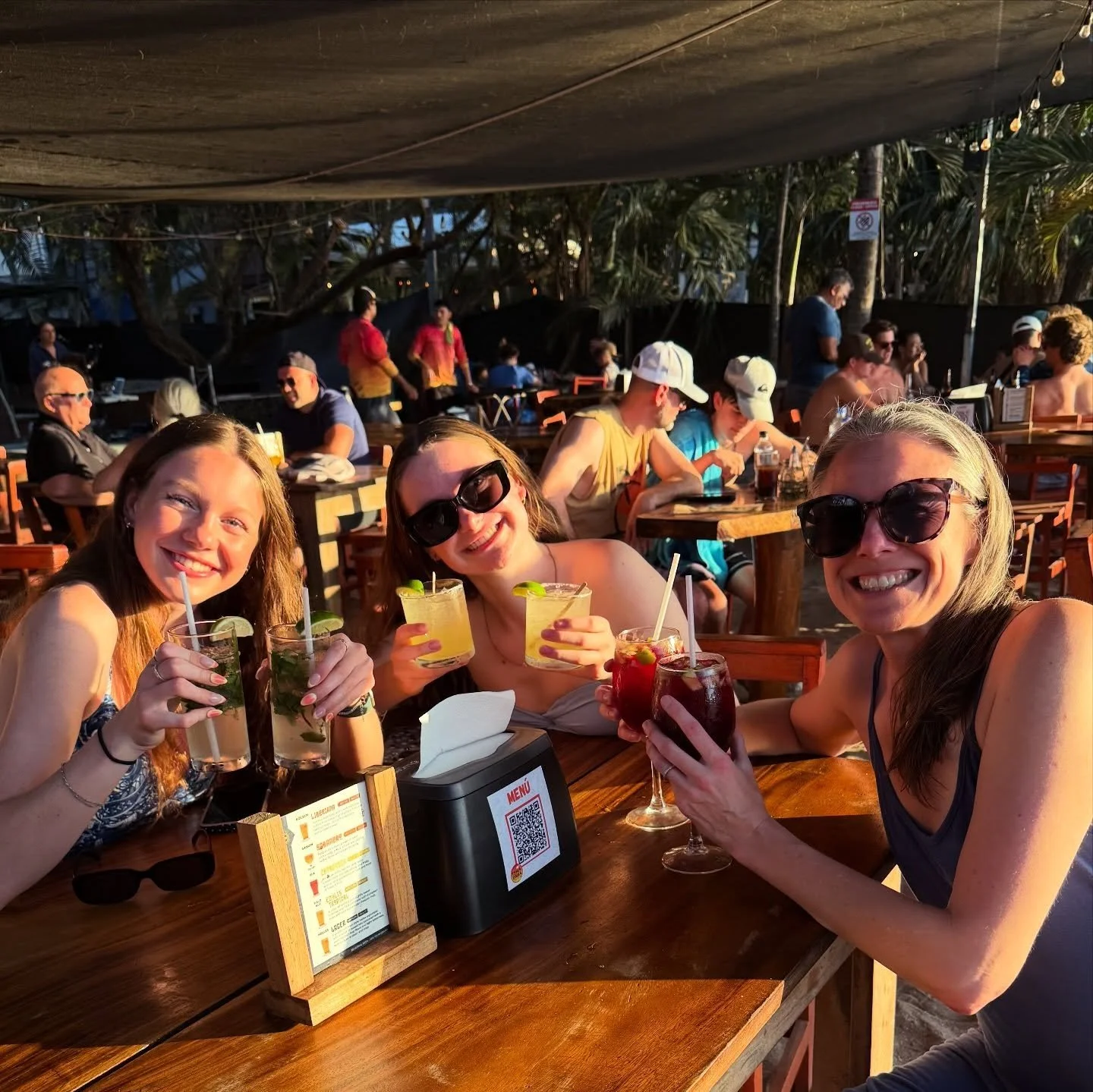 Last month vs this month 😮😍
Celebratory, BOLD, &amp; adventurous!
VS
Quiet, soothing, &amp; CALMING! 

The energy this month feels SO much more introspective and focused, so if you&rsquo;ve been missing me, I turned inwards. 😍

👉 I noticed a diff