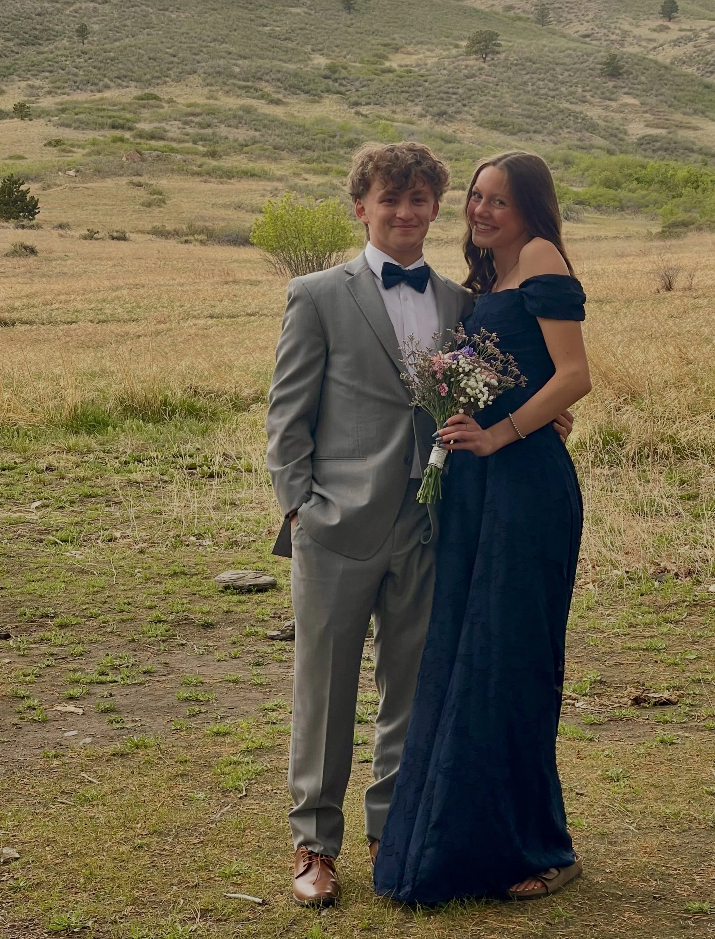 Prom. The ultimate in sparkles &amp; rainbows. 😍&hearts;️✨

#hillarywolfereikiandcoaching #makeyourownmagic #reiki #reikimagic