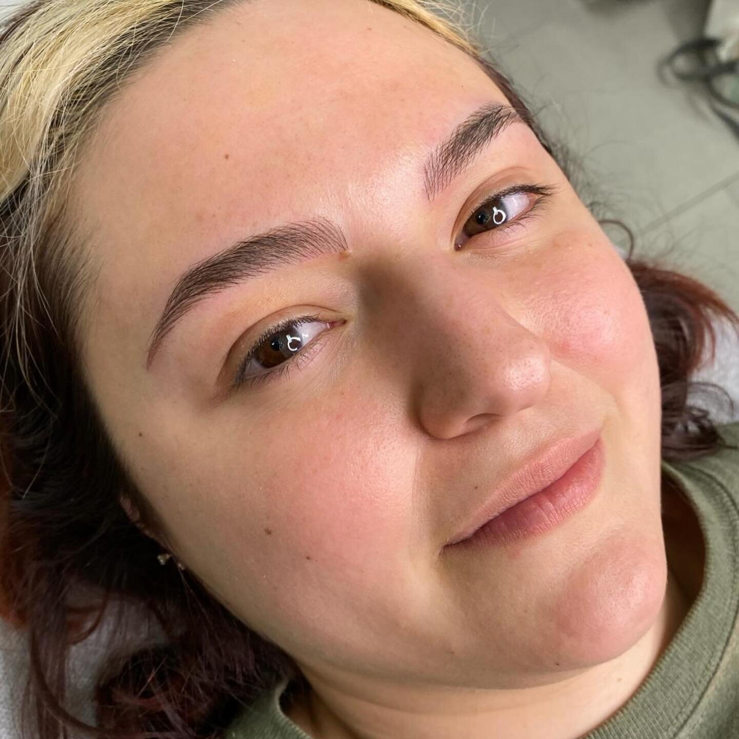 Bella Vita Microbladed Brows 🔥Pure tattoo brow perfection. Cant even tell it&rsquo;s a tattoo it looks so natural! Swipe to see the before 👀😍#explore
#laredotexas
#laredoute
#laredoboutiques  #laredouteinterieurs #laredolocal #laredos #laredoboots