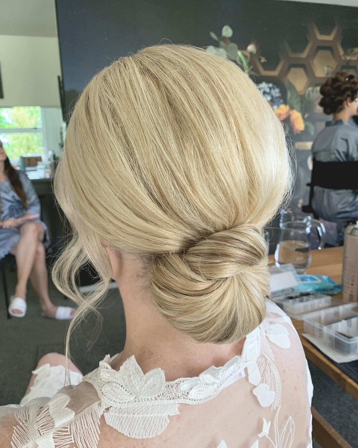 Soft chic hair up for the lovely @libsnorton ✨ 

Loved working along side the fab @samhartsam who was on make up for Libby&rsquo;s wedding.