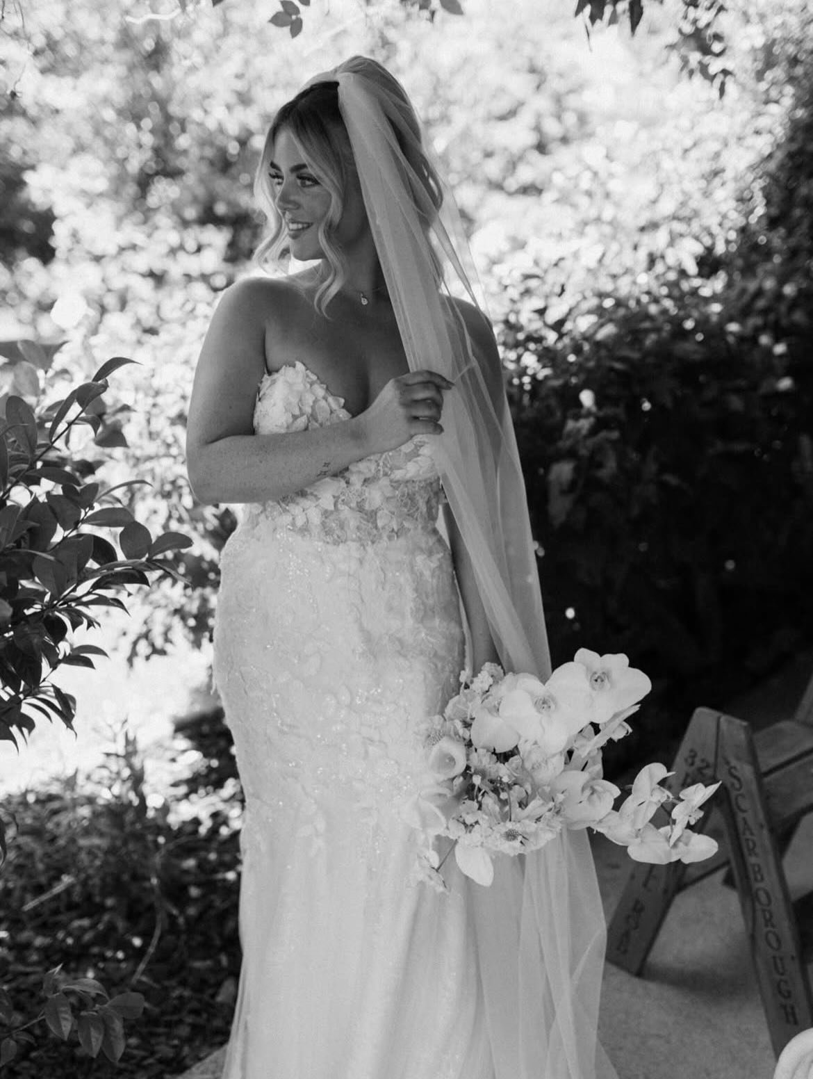 Stunning @kirstyfcain on Saturday 🤍 Beautiful Bride, loved being part of your incredible day! 

@_skyecarterphotographer 
@little.leaf.florals 
@boutiquebride 
@diosahouseofbeauty 
@missstellayork 
@diamondsonrichmond 
@the_hunting_lodge