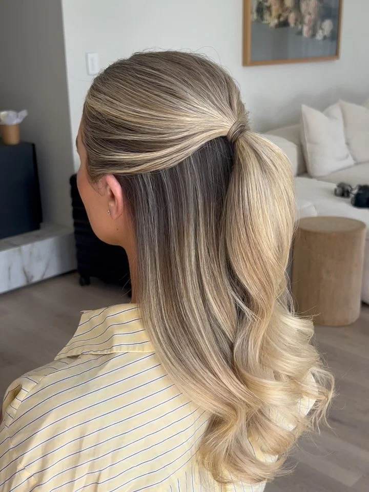 Beautiful sissy in-law @sophie_gow on Friday for @lucyymacdonald wedding 🤍 Best day with these gorgeous gals x 

@katesolleymakeup on makeup