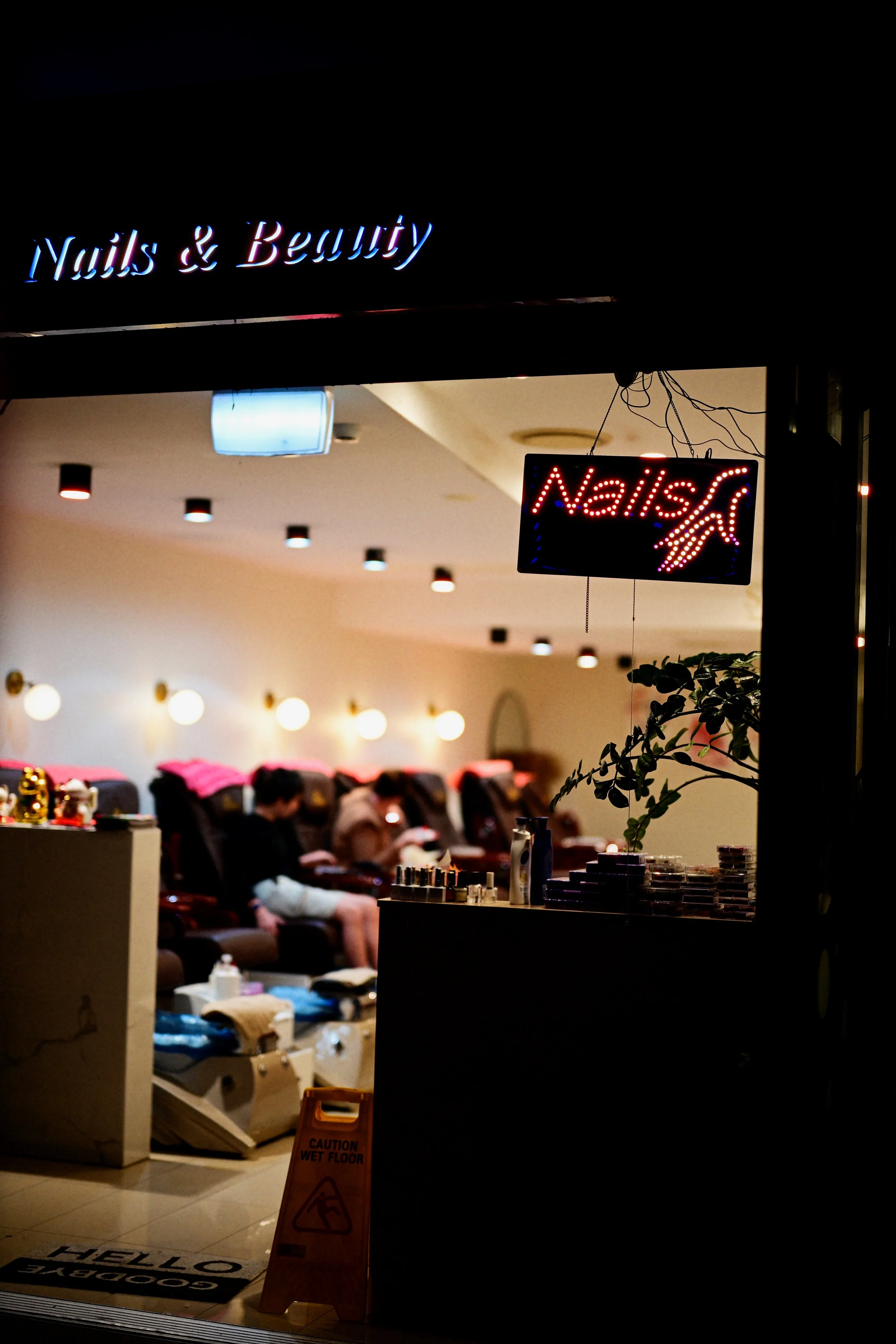 Nikon 50mm f1.2 Davinci Edits - 0099.jpg