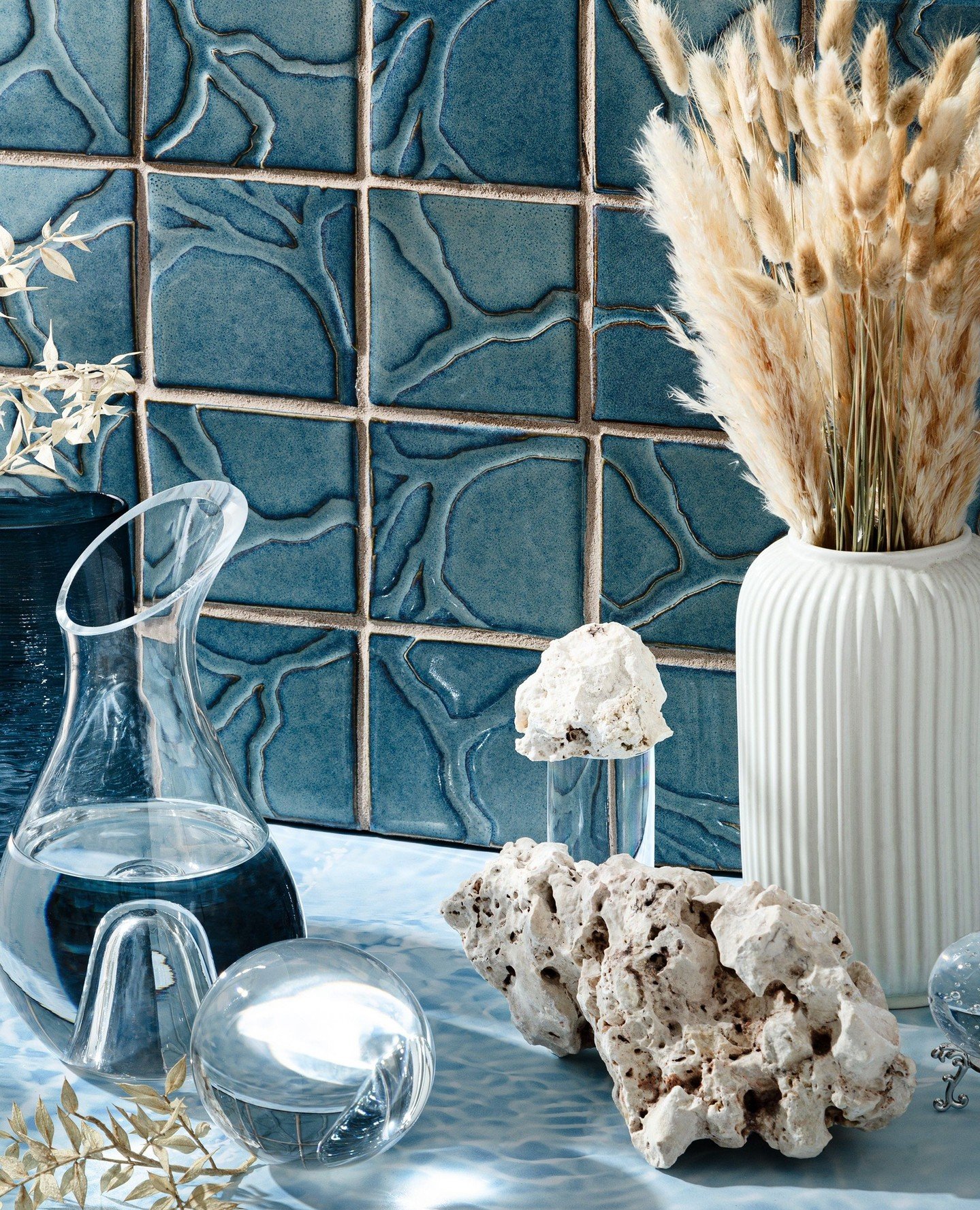 exploration of fractals continues..⁠
⁠
our branching fractal is one of the most obviously self-similar shapes. it mimics the structure of our neurons, our cardiovascular system, our respiratory system. ⁠
⁠
nature uses a branching fractal when it seek