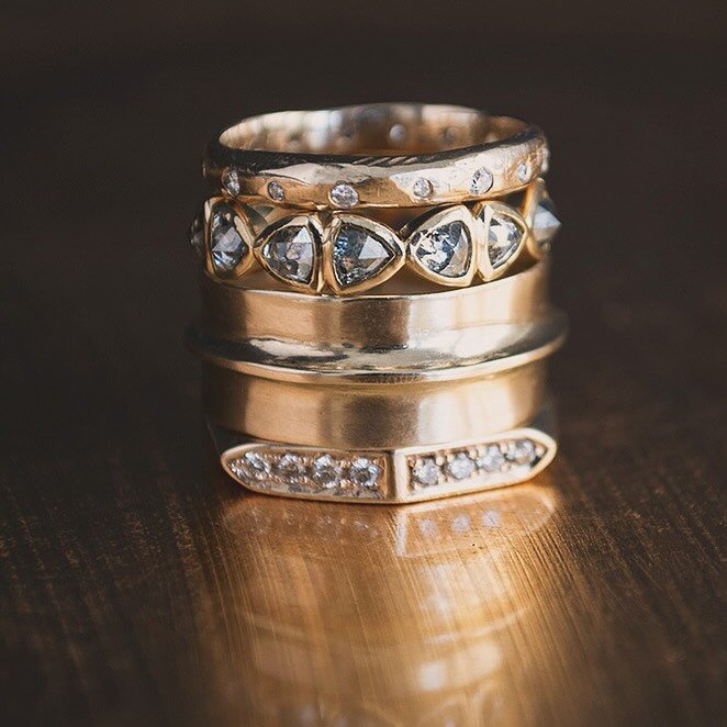 This stack by @shopesqueleto is too good not to share on the feed! The Noemi Scattered Diamond Band, Sahara Ridge Ring and Gracia Diamond Ring are all sitting pretty and in good company with a gorgeous salt &amp; pepper diamond trillion eternity band