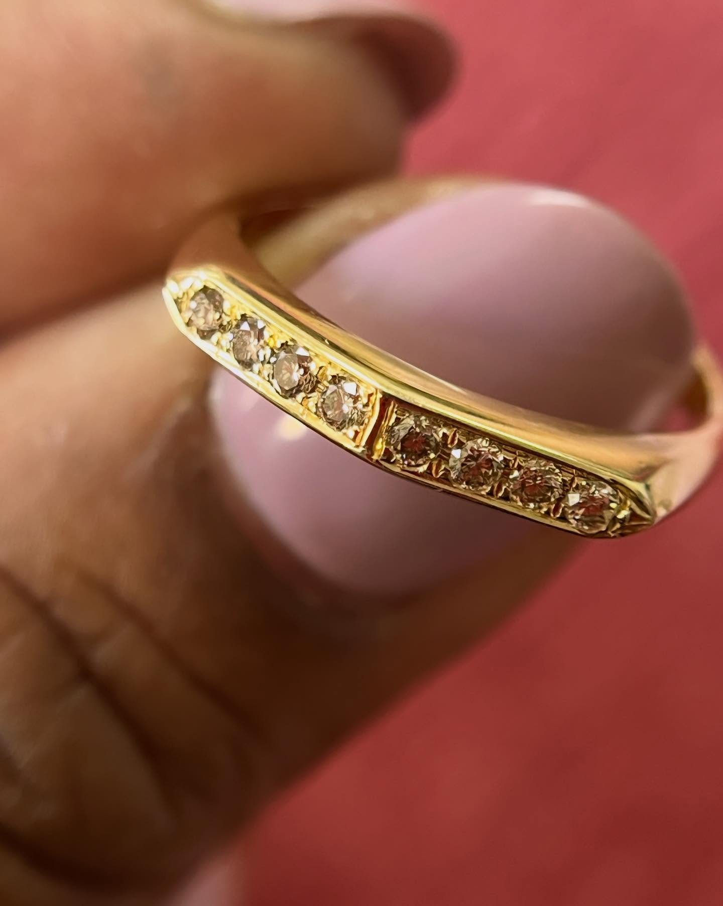 Around here, all that glitters IS gold and it&rsquo;s 15% Off right now! 🤩 While most Fine styles are made to order I happen to have a nice selection of 14k jewels Ready to Ship. No code necessary and shipping is on the house 💕

Featured here ✨ 
Gr