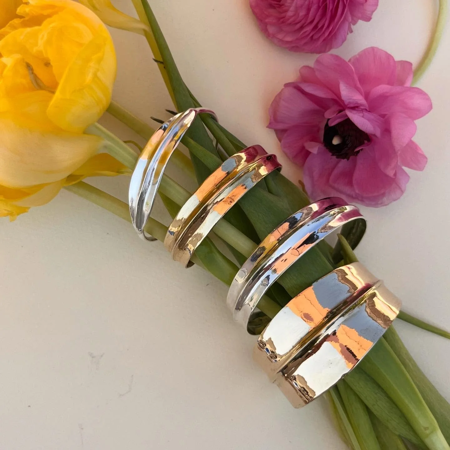 Hey LA Friends! 👋🏾 I&rsquo;m so excited to be part of In Todo, a community-driven craft fair in Los Angeles! Come say hi Saturday, December 6, from 9am-4pm at SUAY. 

I&rsquo;ll be joining a ton of amazing BIPOC makers for a weekend of creativity, 