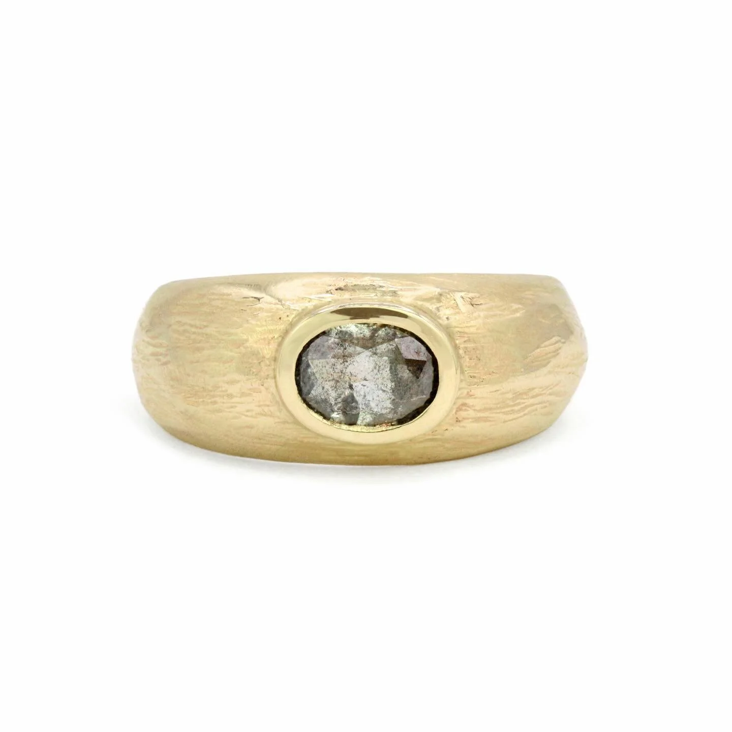 I miss making diamond rings&hellip; 💍🥲 Before gold went beyond bonkers I was on a roll designing One of a Kinds, and I&rsquo;ve decided it&rsquo;s time to get back to business. Thank goodness for the lovely custom commissions I&rsquo;ve had in the 