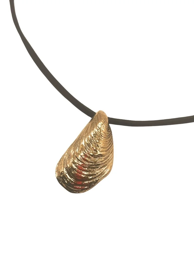 Bronze Sirena Long Shell Cord Necklace