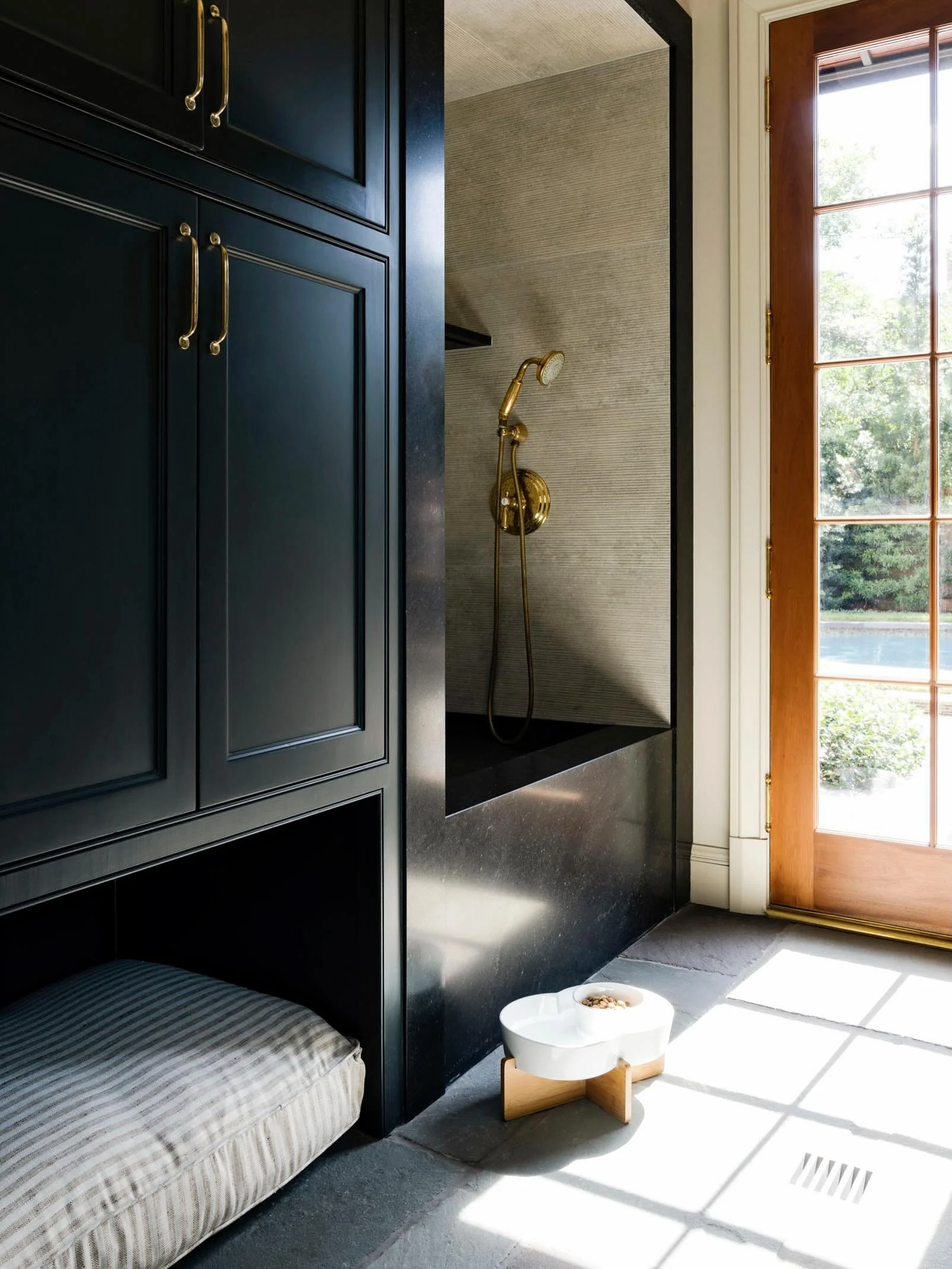 Good design extends to every member of the household. 🐾

Featured in @archdigest
Photography by @jet1220