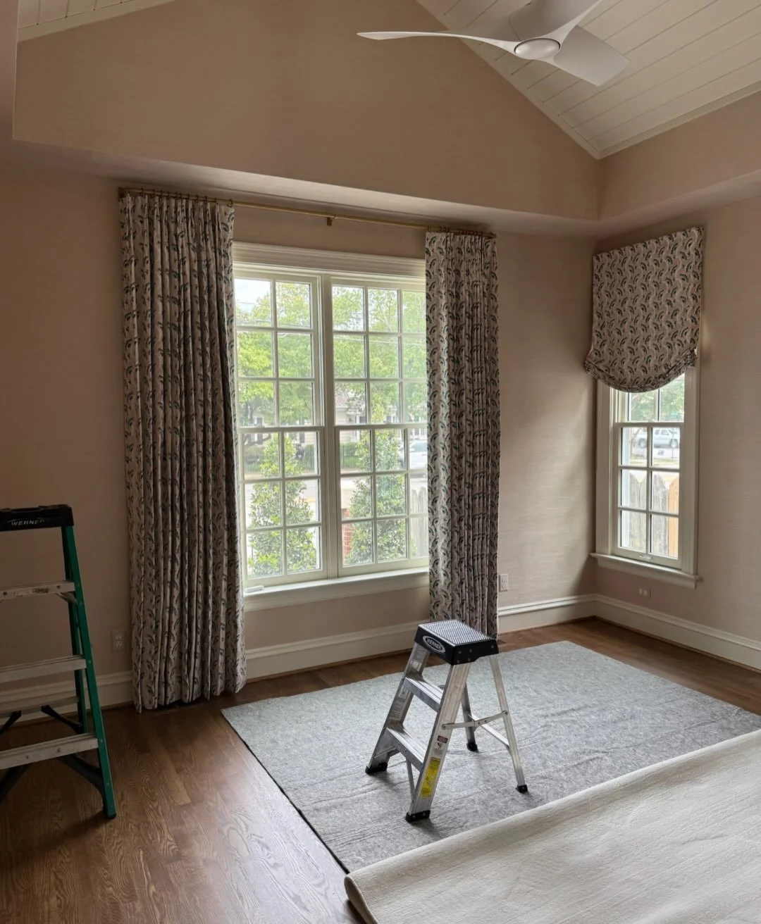 Months of planning, sourcing, and refining come together in just a few well-orchestrated days. Raising a glass to another install in the books 🥂. Here are a few behind-the-scenes moments from our recent Richmond project.