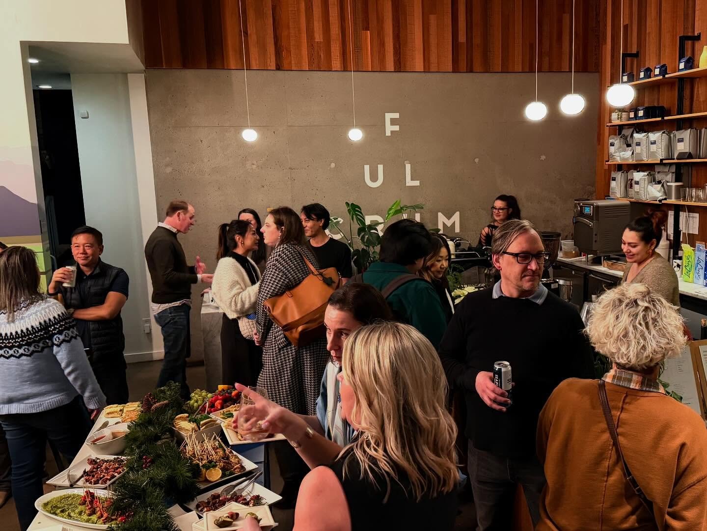 Season&rsquo;s greetings ✨

Huge thanks to everyone who came by our holiday bash last night! A night of festive cheer to remember!

Hosted by @clarusglassboards @concentric.spaces @humanscale @memofurniture