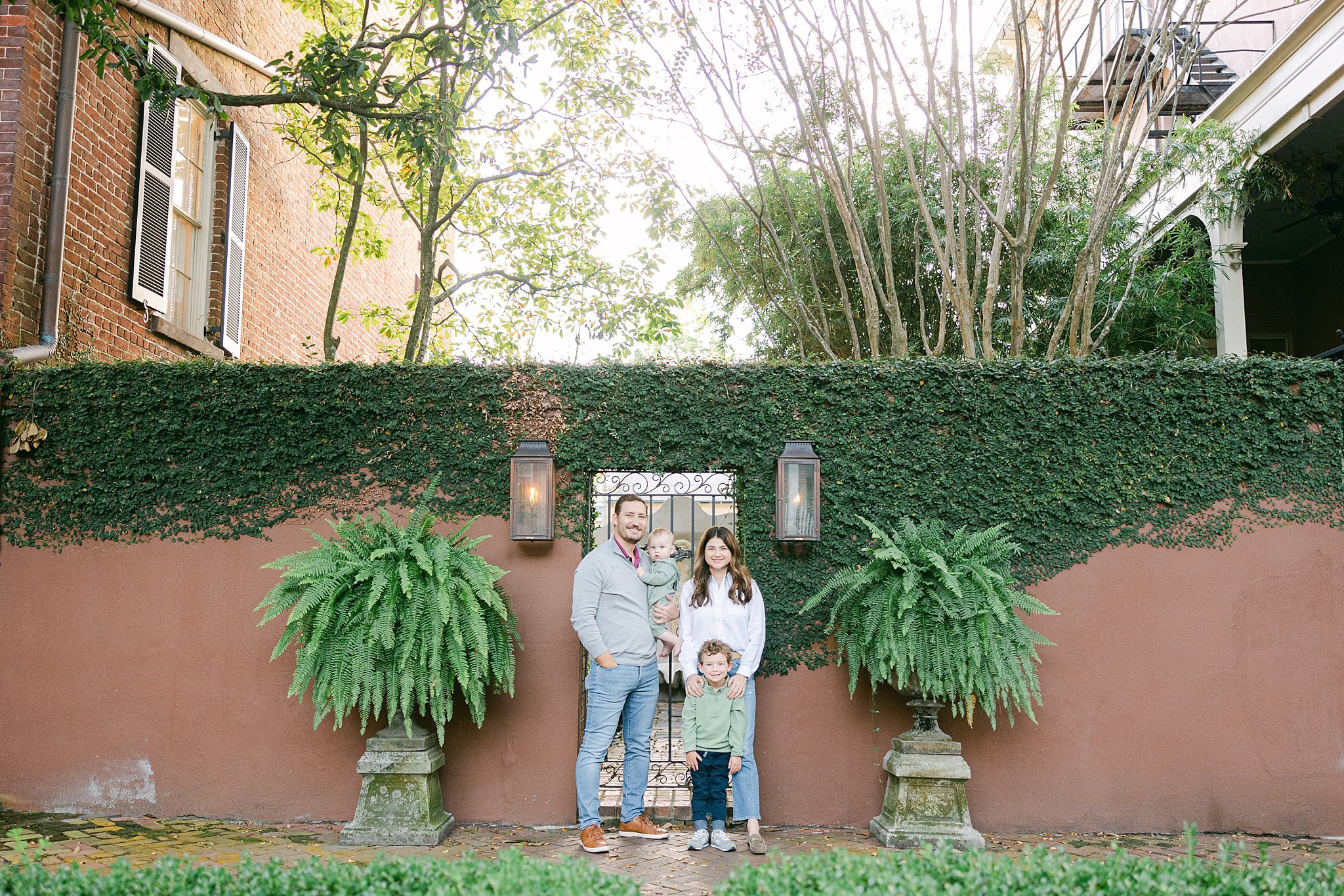 Katherine_Ives_Photography_smith_family_savannah_downtown_6628.JPG