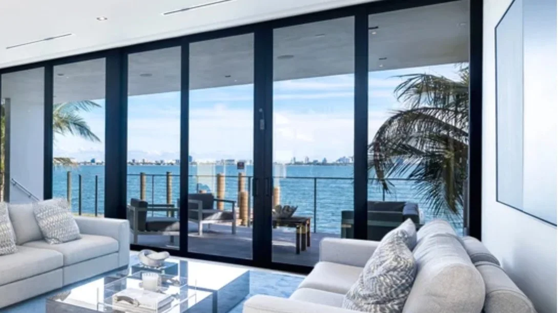 Homes and Gardens - How To Design Your Beach House According To An Expert
