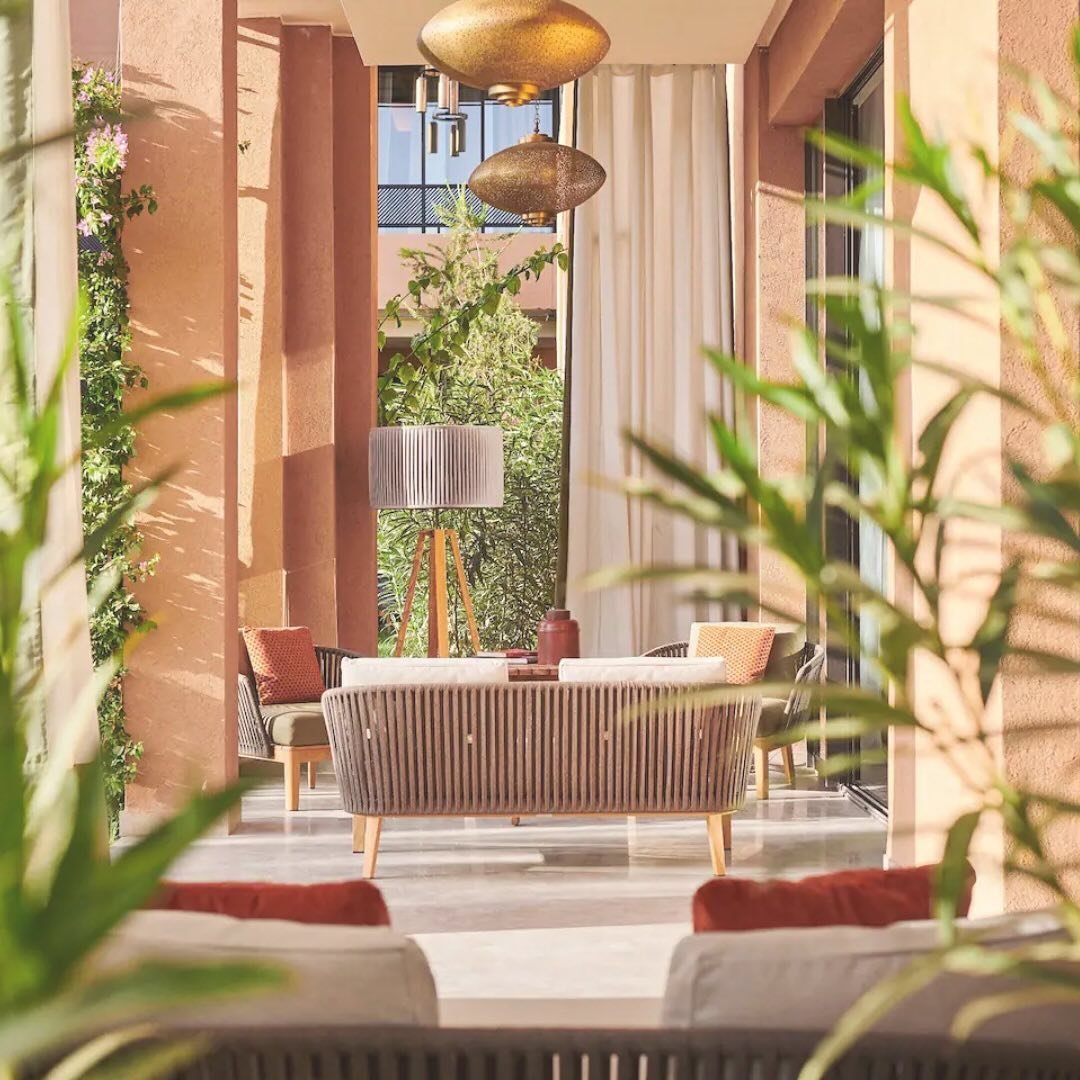 @parkhyatt_marrakech officially opens its doors and we are loving the design! 🥂

Here is everything you need to know about The Park Hyatt Marrakech:

📍Location: The Park Hyatt Marrakech is located within the expansive Al Maaden residential and leis