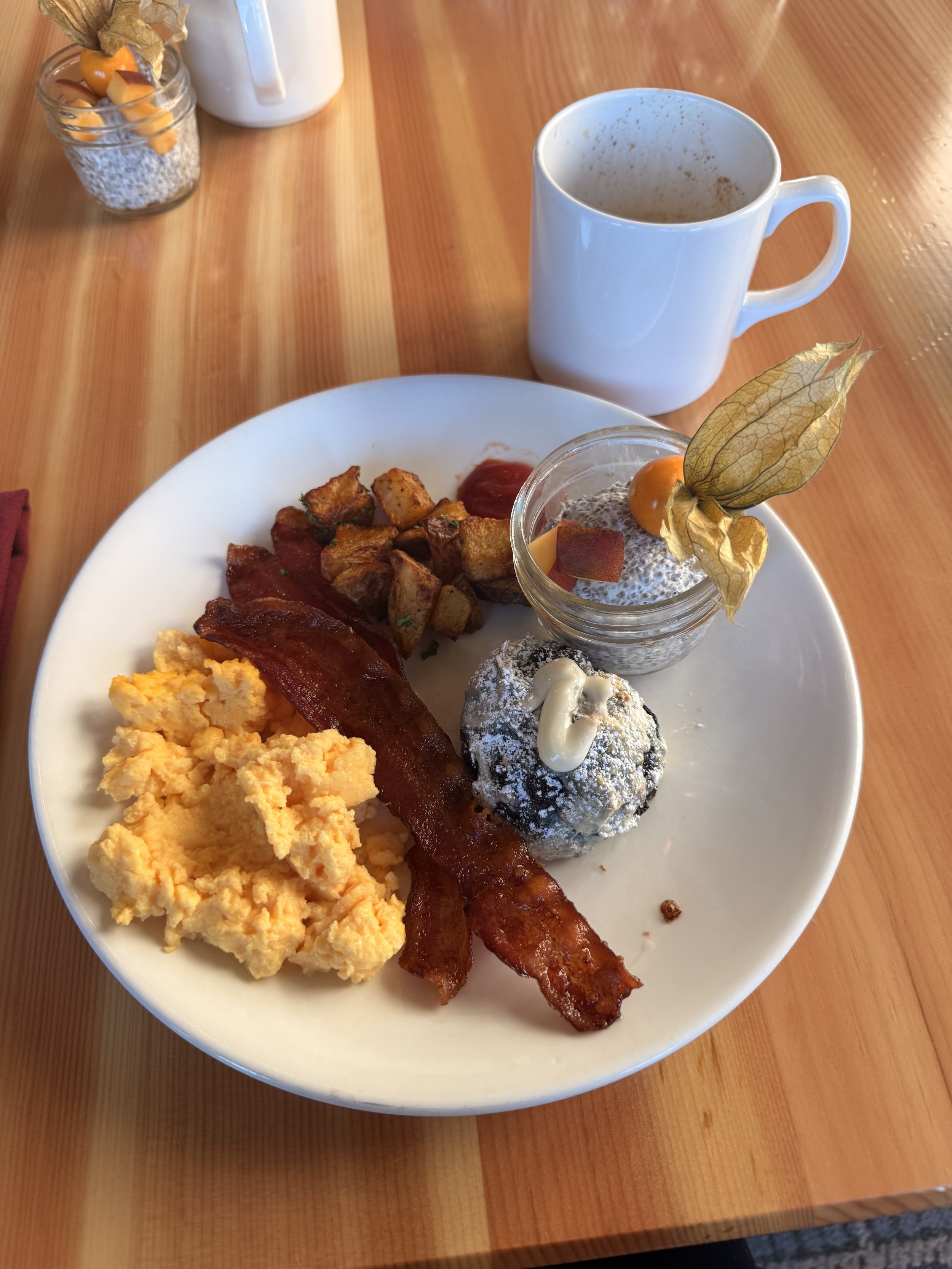 breakfast at CMH bobbie burns lodge