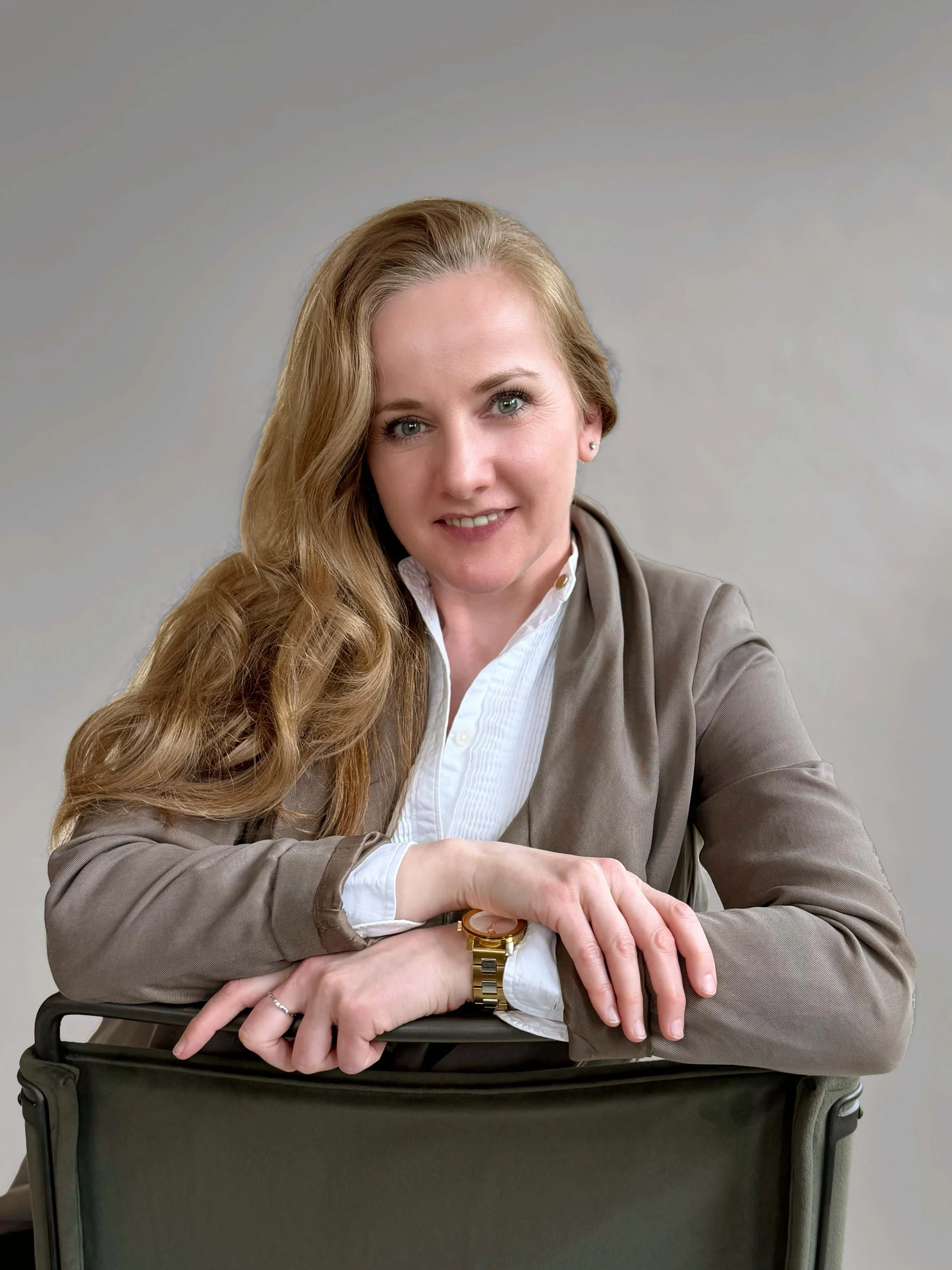 Agnes Hesser Headshot