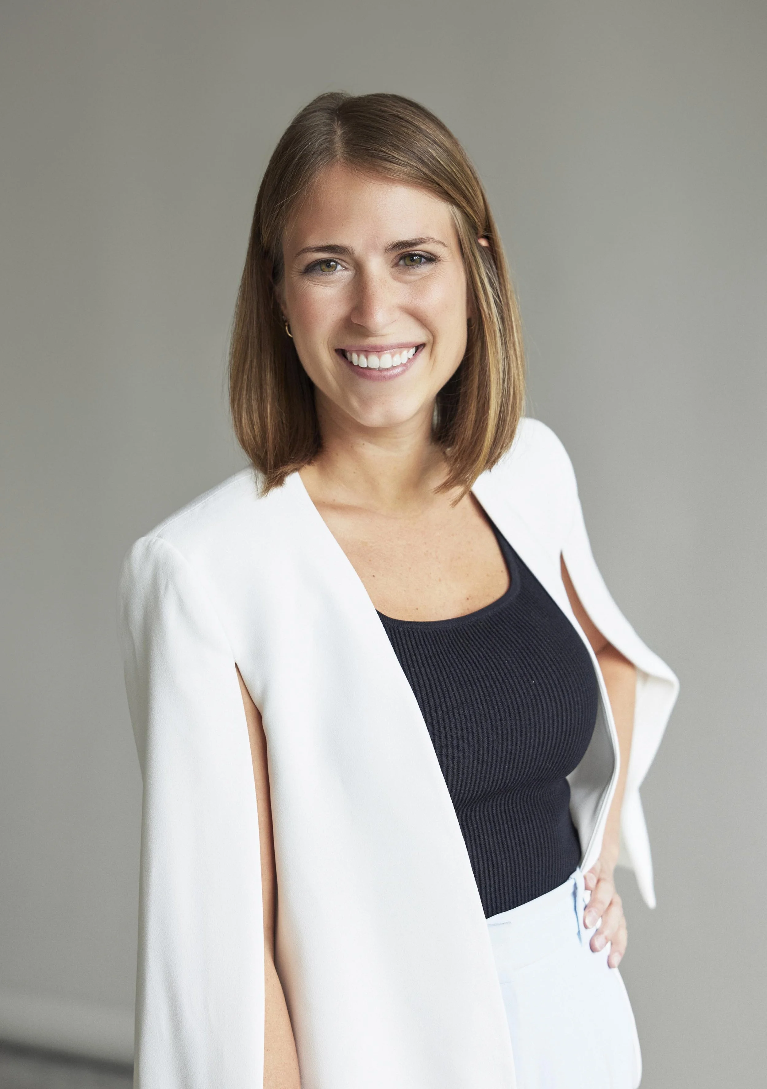 Allie Drwiega Headshot