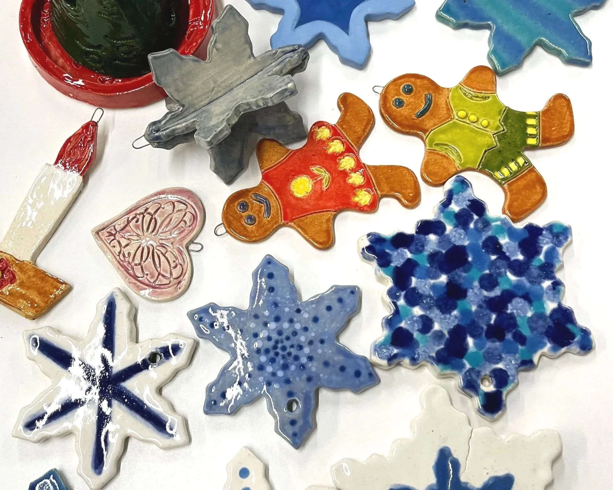 Holiday Ornament Family Workshop! Sunday, November 30, 2025, 11:00am-3:00pm
