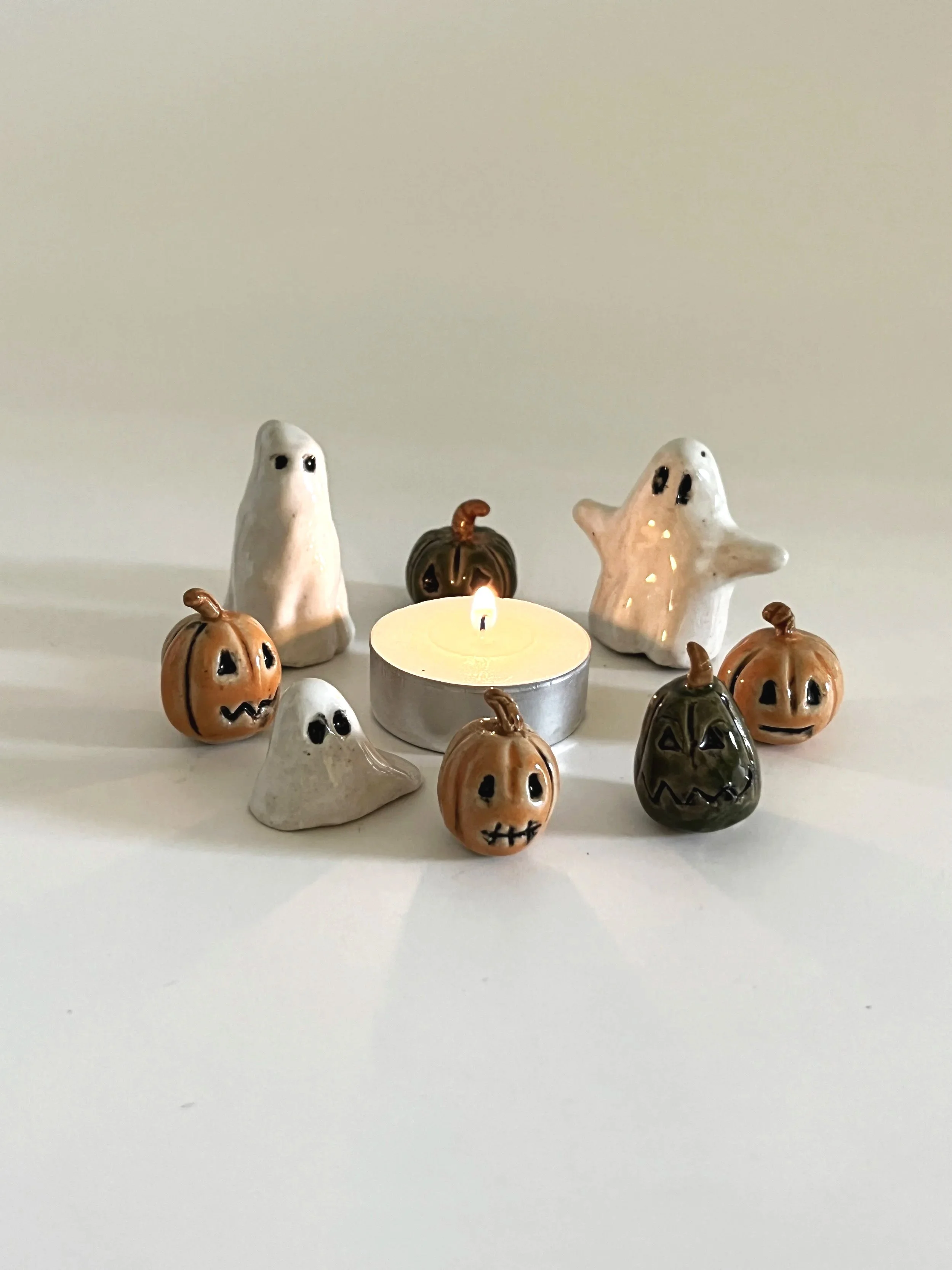 Hand-building with Zara Bronwyn Davis – Thursdays, October 9 - November 20, 6–8:30pm (no class October 30) (6 weeks)
