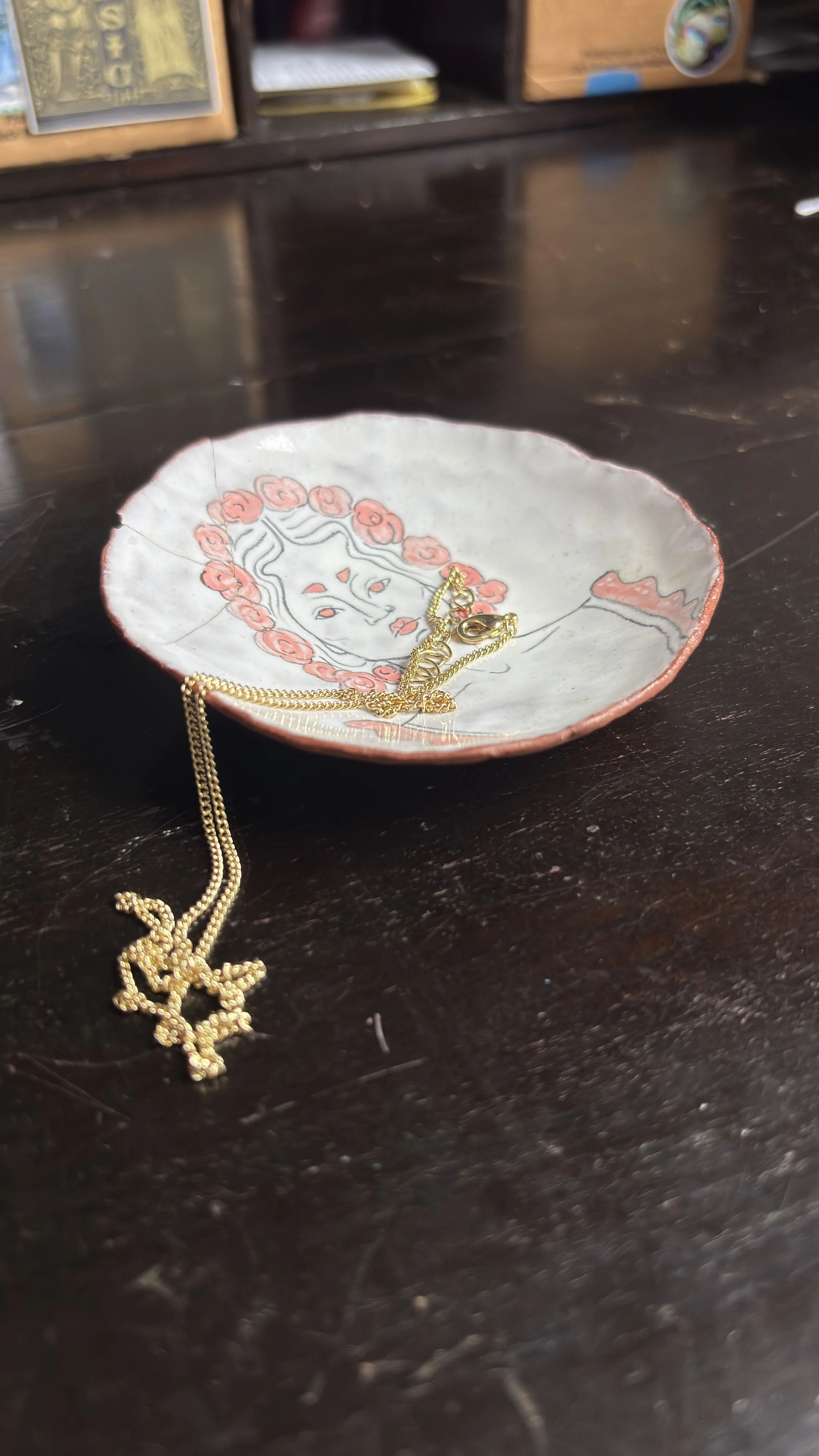 Trinket Dish Workshop! Create and decorate trinket dishes with Zara! Thursday, April 2, 6-8:30