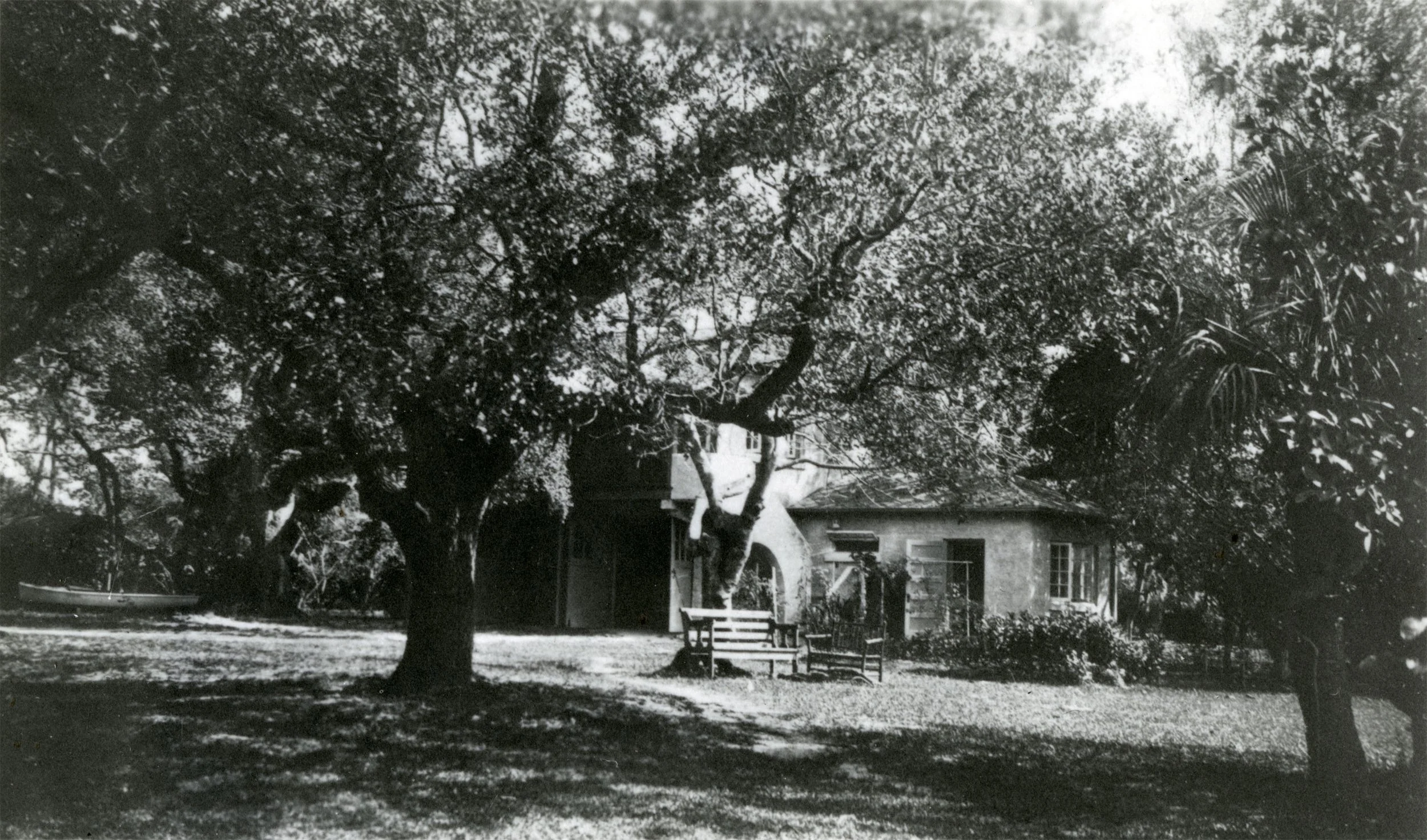 The Barnacle's Carriage House