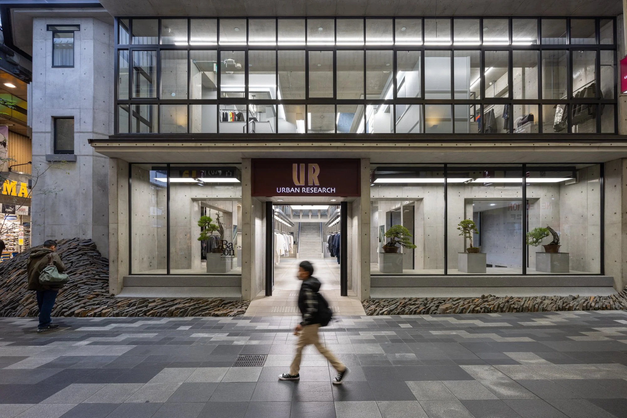 0002_Urban Reaserch_12_2_25_Kyoto Market and Night Temple.jpg