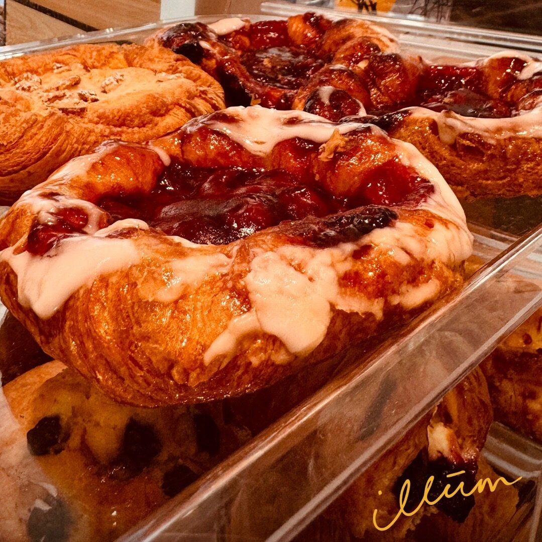 🍰 Discover our irresistible assortment of pastries at illūm! From flaky croissants to delicious muffins, each treat will captivate your taste buds. 

So, what are you waiting for? Treat yourself to a little slice of heaven at illūm. We can't wait to