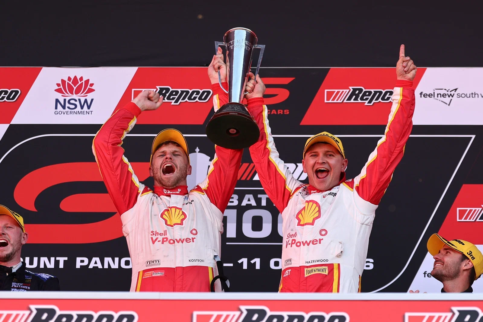 Kostecki and Hazelwood seize Bathurst victory in dramatic finale