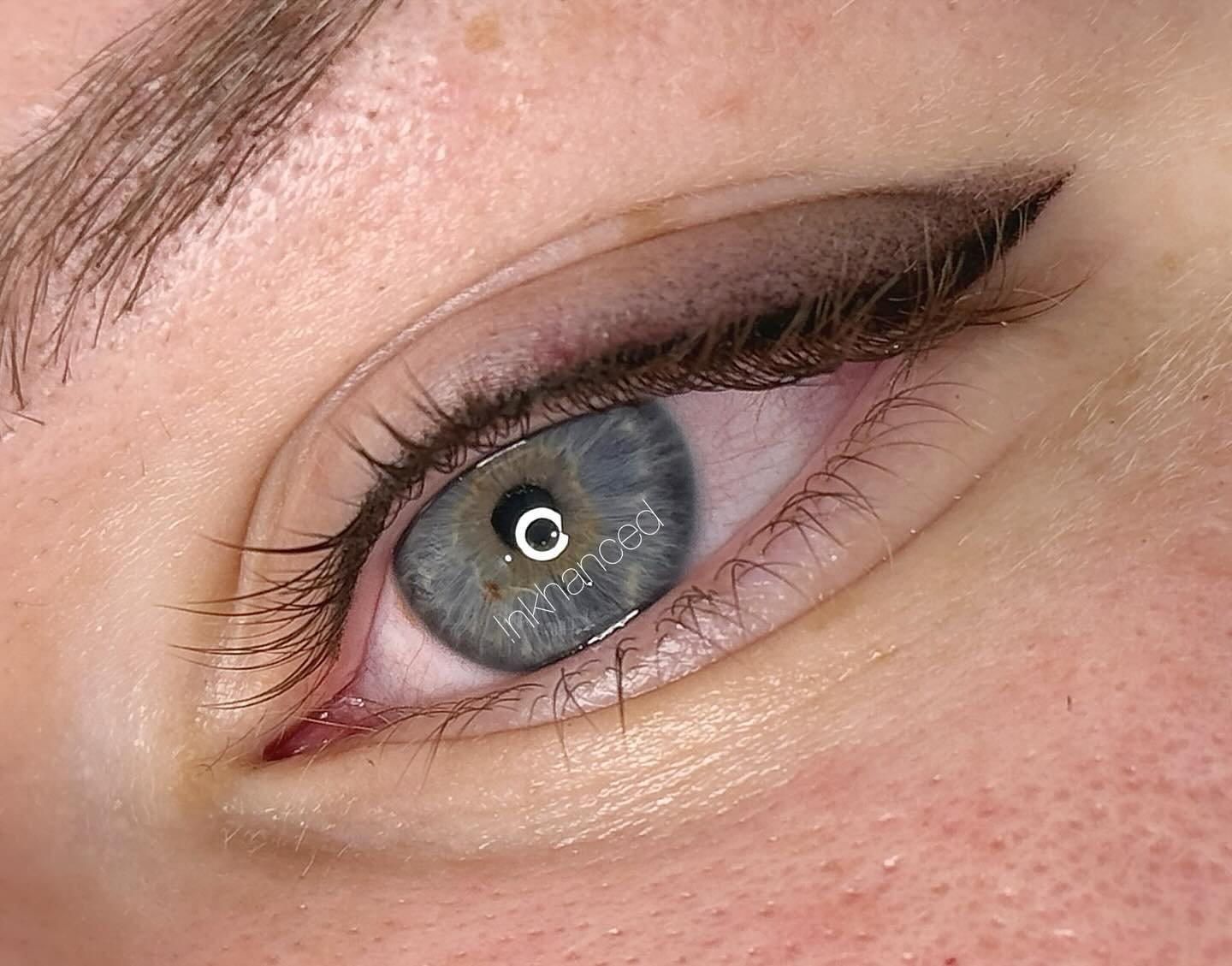 SMOKEY WINGED LINER 

🤍Topical anaesthetic is applied before &amp; during to reduce any discomfort. 
Clients comfort is important to me, so please ensure you read the booking email for procedure information including where to order your topical anae