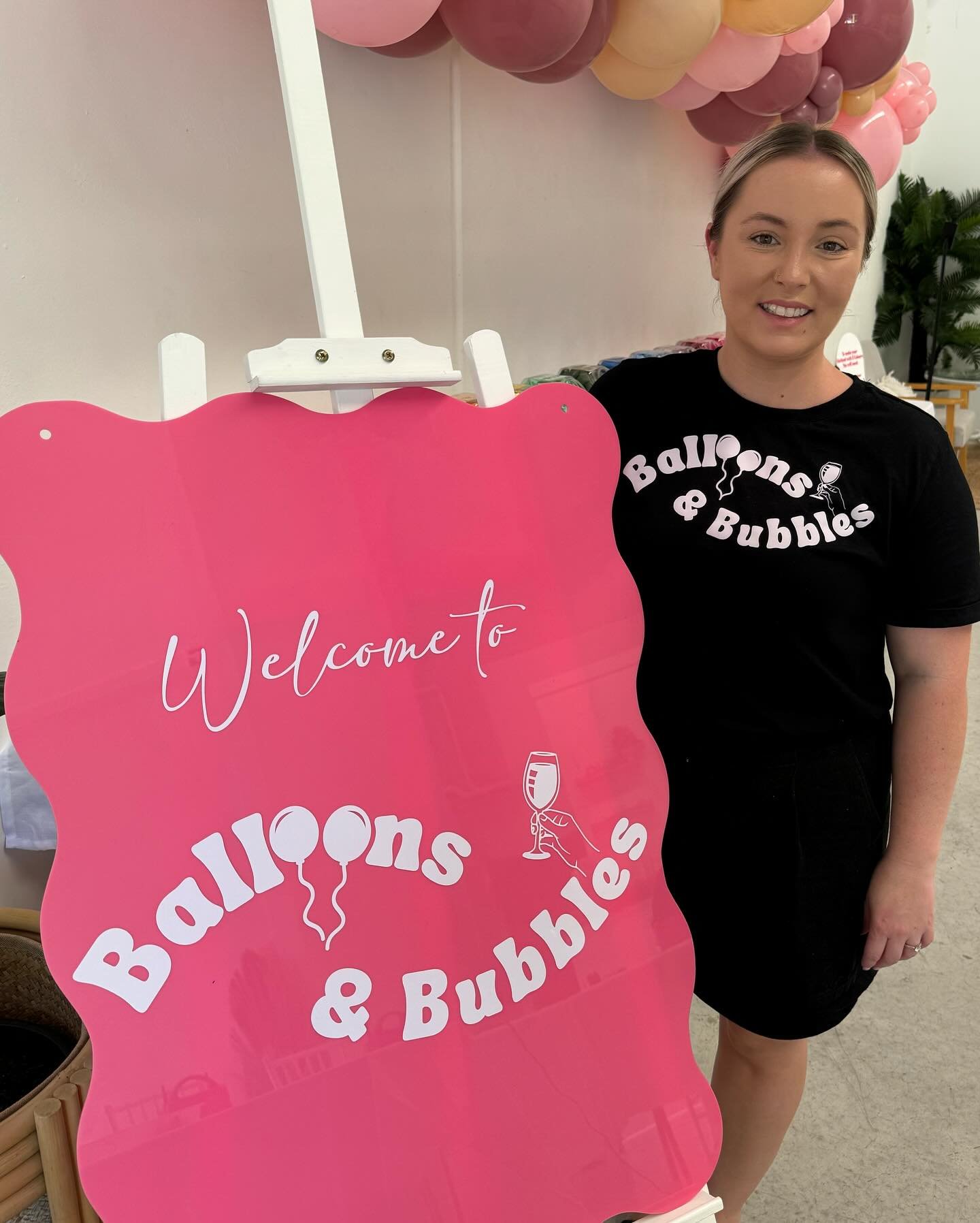 Last weekend I held my second Balloons & Bubbles workshop @s.k.h.q & it was another amazing afternoon!
A fabulous bunch of women came together to learn a new skill and absolutely nailed it.
Next workshop date: 22ND NOV 2024 @brookfieldsho