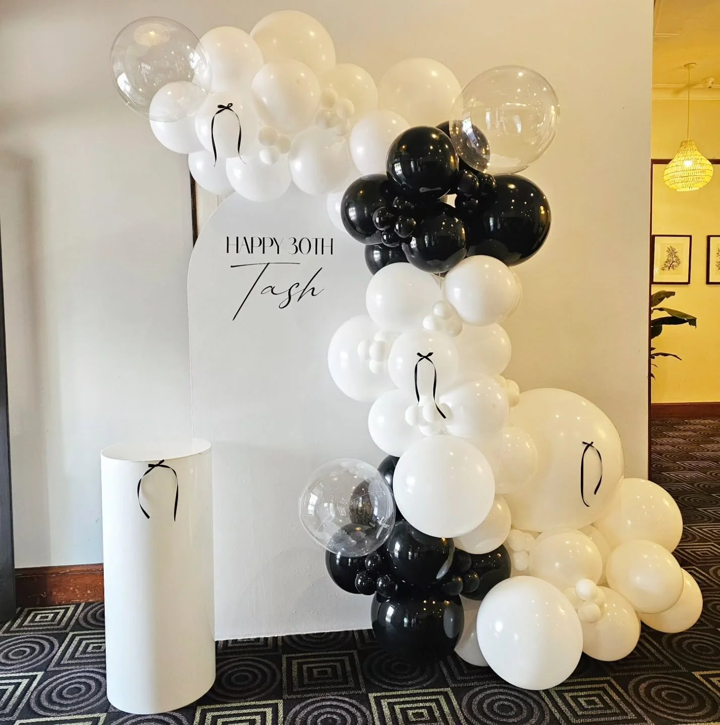 We love Balloons, Bubbles and Bows 🎀
Venue @ploughinnsb

#balloongarland #bows