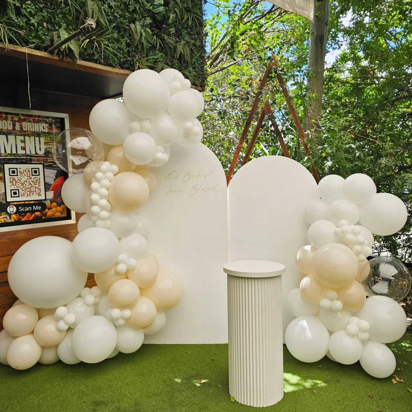 Oh Babies, Twice Blessed 🤍
@arcanabrisbane

#babyshower #ohbaby #balloondecor