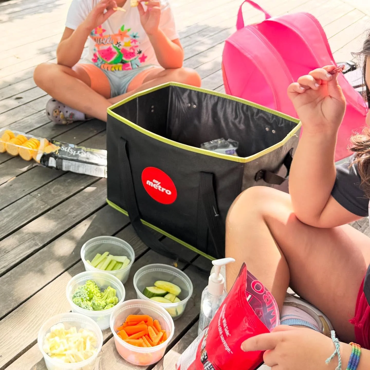 🍪✨ MiniMama&rsquo;s NEW snack rule this school year:
🥦 1 veggie = 1 cookie
🥕 half a carrot = half a jello cup 🍮

On just the second day of school, the kids munched through mountains of broccoli, carrots, cucumbers &amp; cauliflower before enjoyin