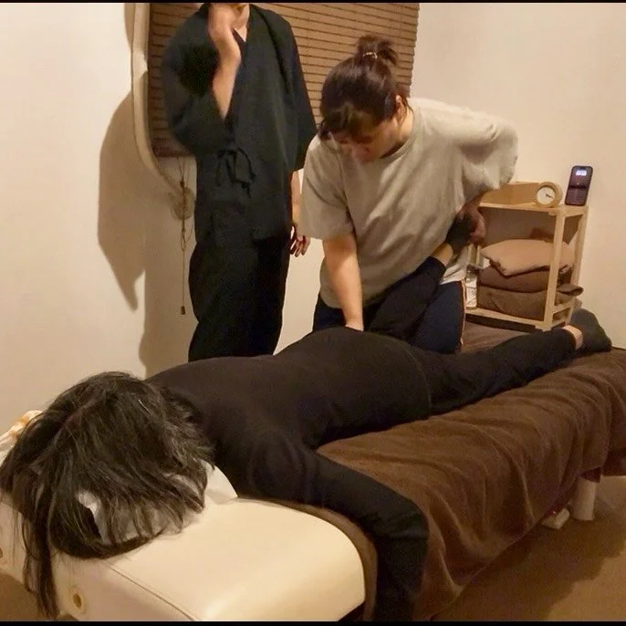 ✨ officially completed my Basic Shiatsu Training! ✨
After weeks of days and nights , sore thumbs, and practicing on every family member I could catch 😂&hellip;
I&rsquo;m proud to share that I&rsquo;m now offering Shiatsu practice sessions for women 