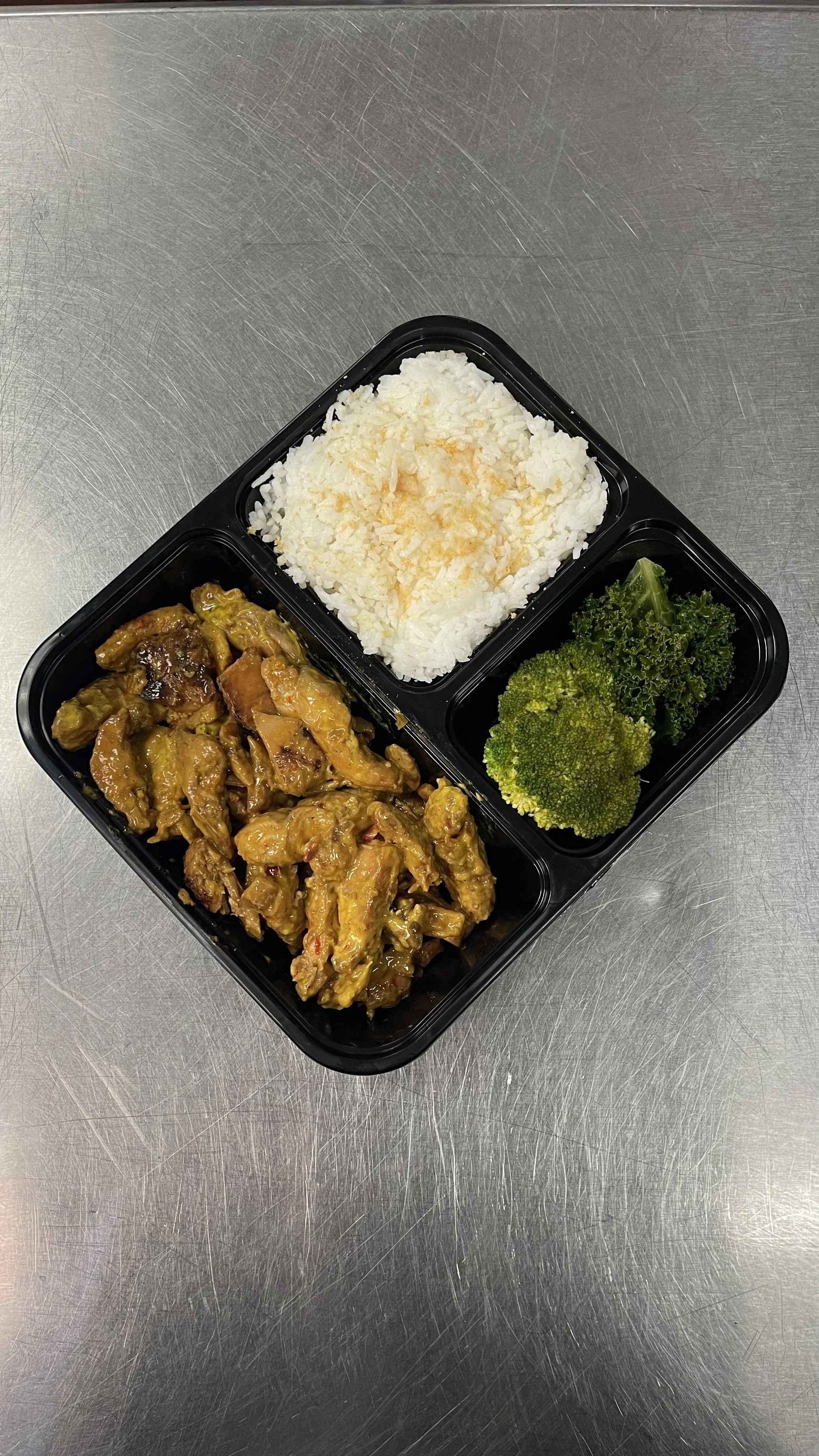 Honey Mustard Chicken with Garlic White Rice & Veggie Medley