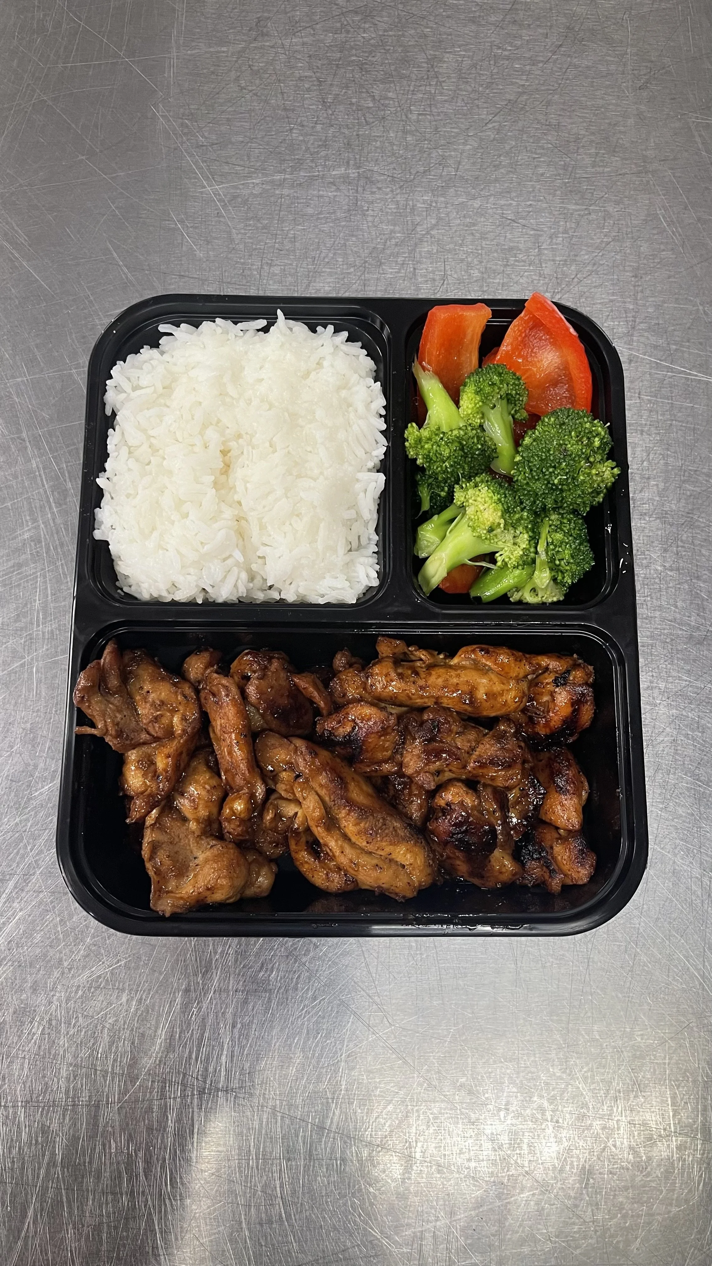 Bulgogi Chicken with White Rice and Veggie Medley.jpg