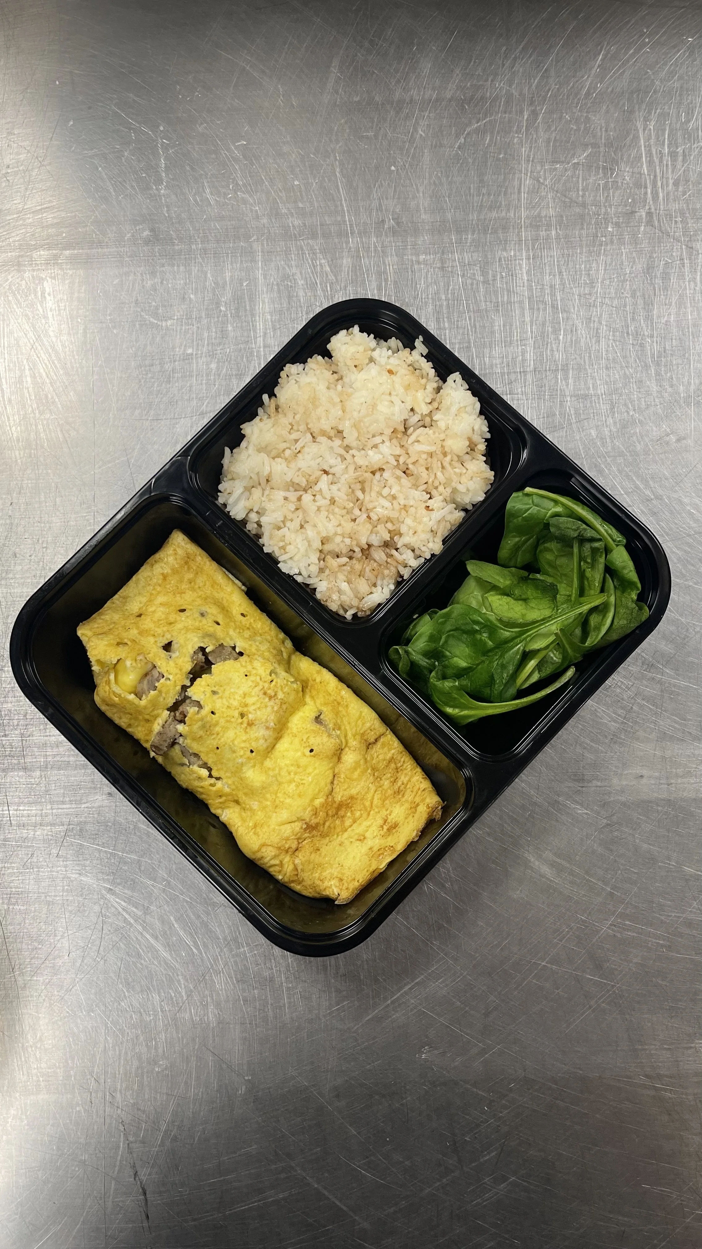 Turkey Link Omelette with Garlic White Rice & Spinach
