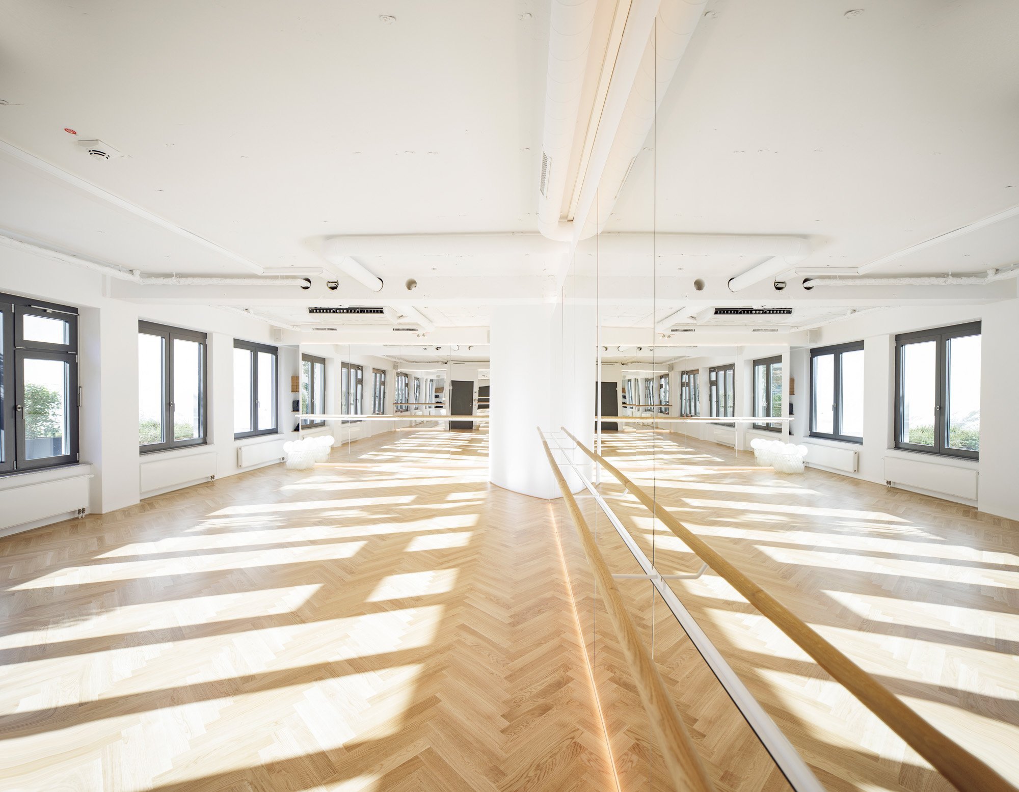 BECYCLE Fitnessstudios in Düsseldorf Cycling, Barre, HIIT, Yoga