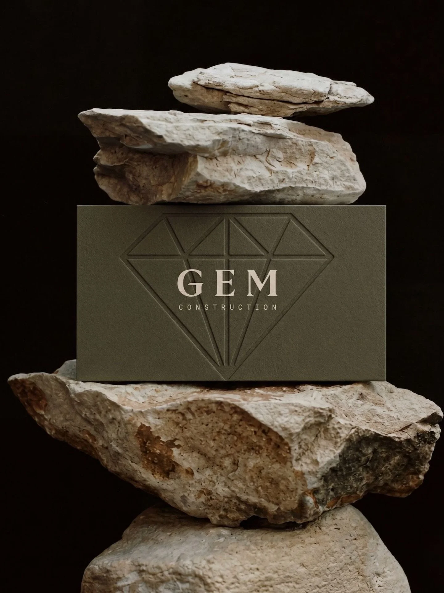Influenced by the natural tones of Bath stone and other premium building materials, we paired a considered colour palette with a technical, architectural-inspired typeface to give @gemsolutionsprojects a refined identity, firmly rooted in the constru
